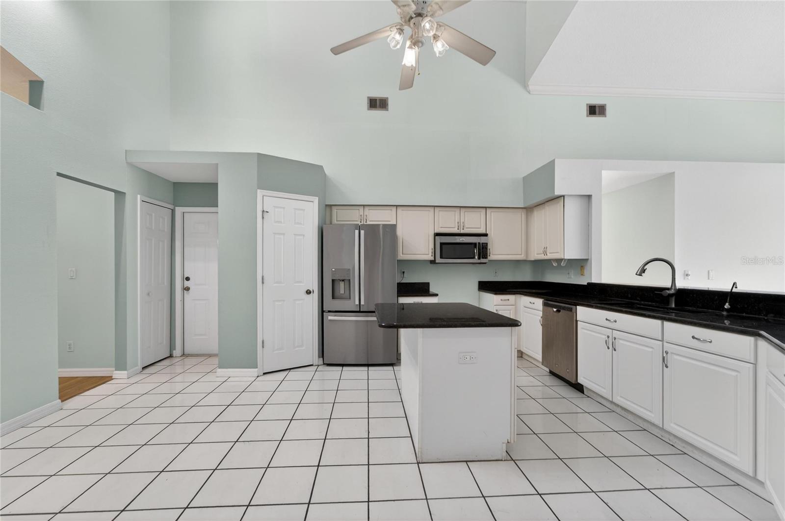 Image 16 of 73 For 4517 Oak River Circle