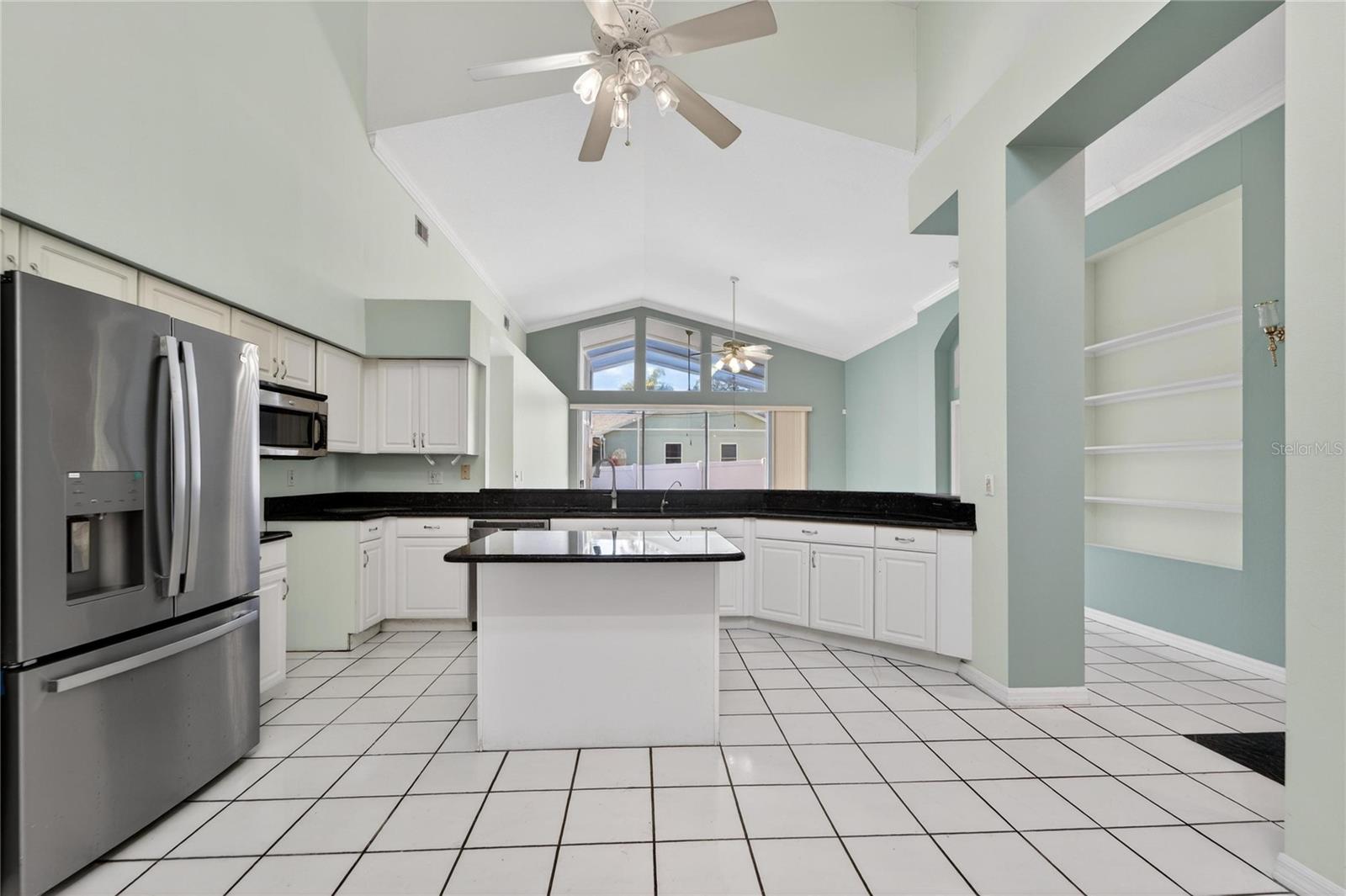 Image 18 of 73 For 4517 Oak River Circle