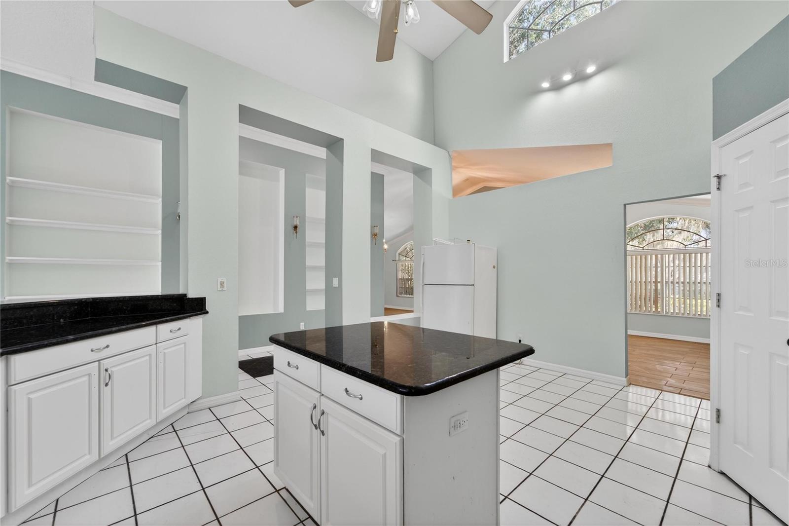 Image 21 of 73 For 4517 Oak River Circle