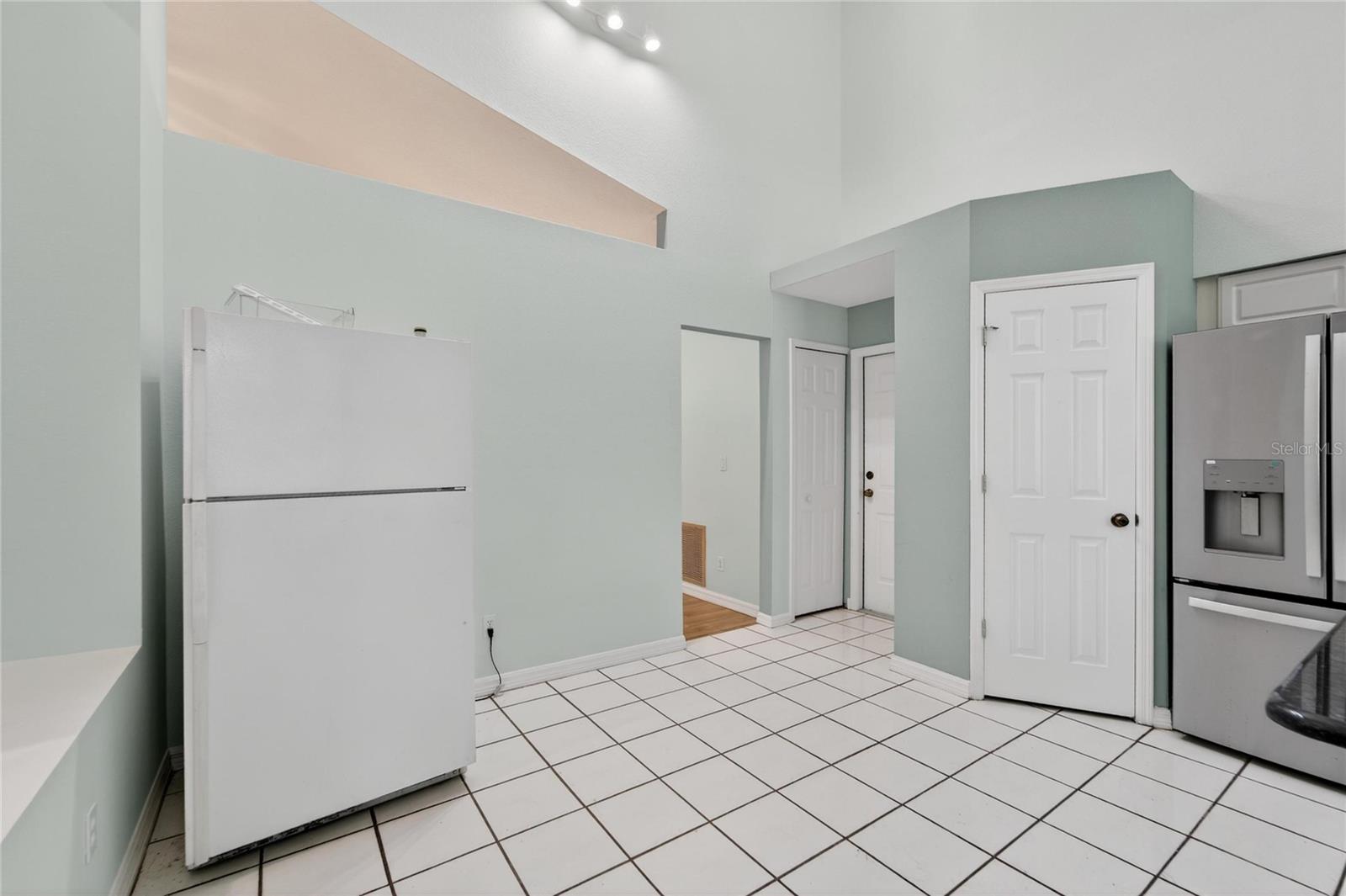 Image 22 of 73 For 4517 Oak River Circle