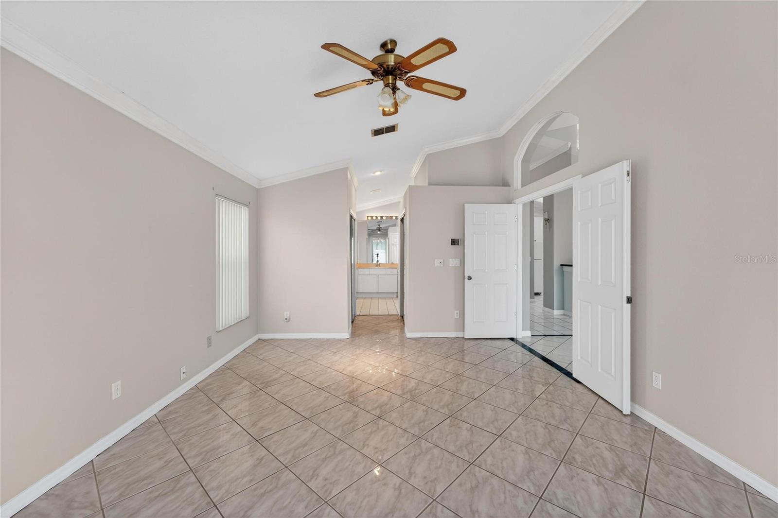 Image 33 of 73 For 4517 Oak River Circle