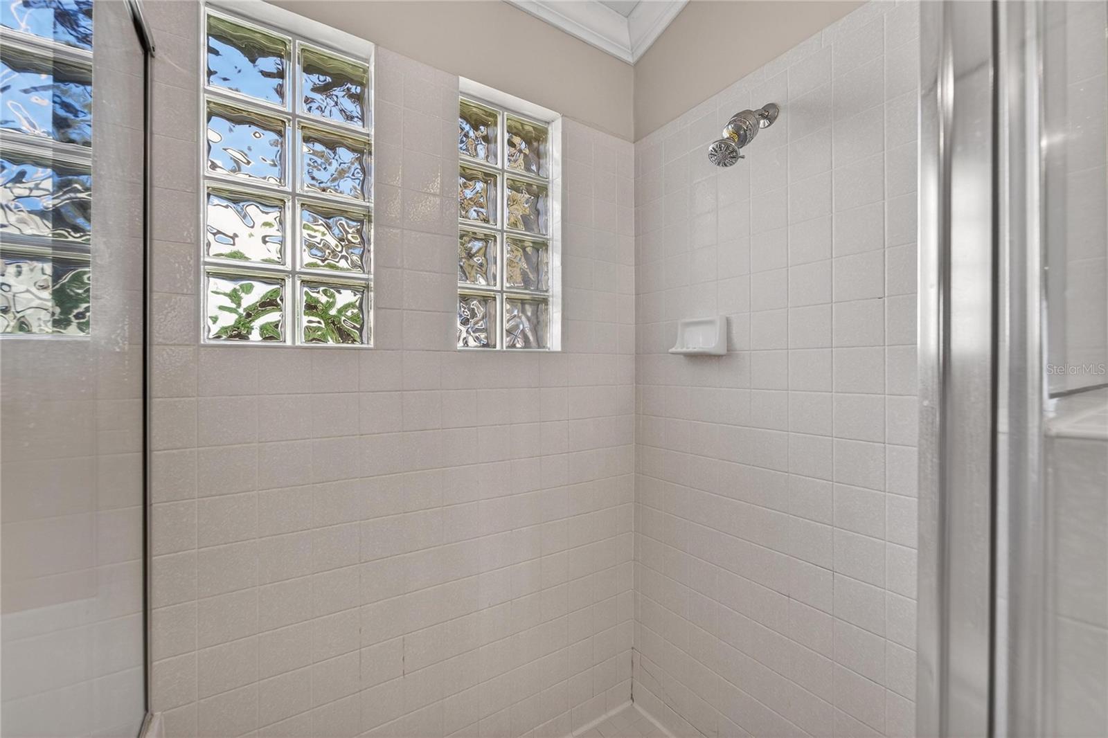 Image 39 of 73 For 4517 Oak River Circle