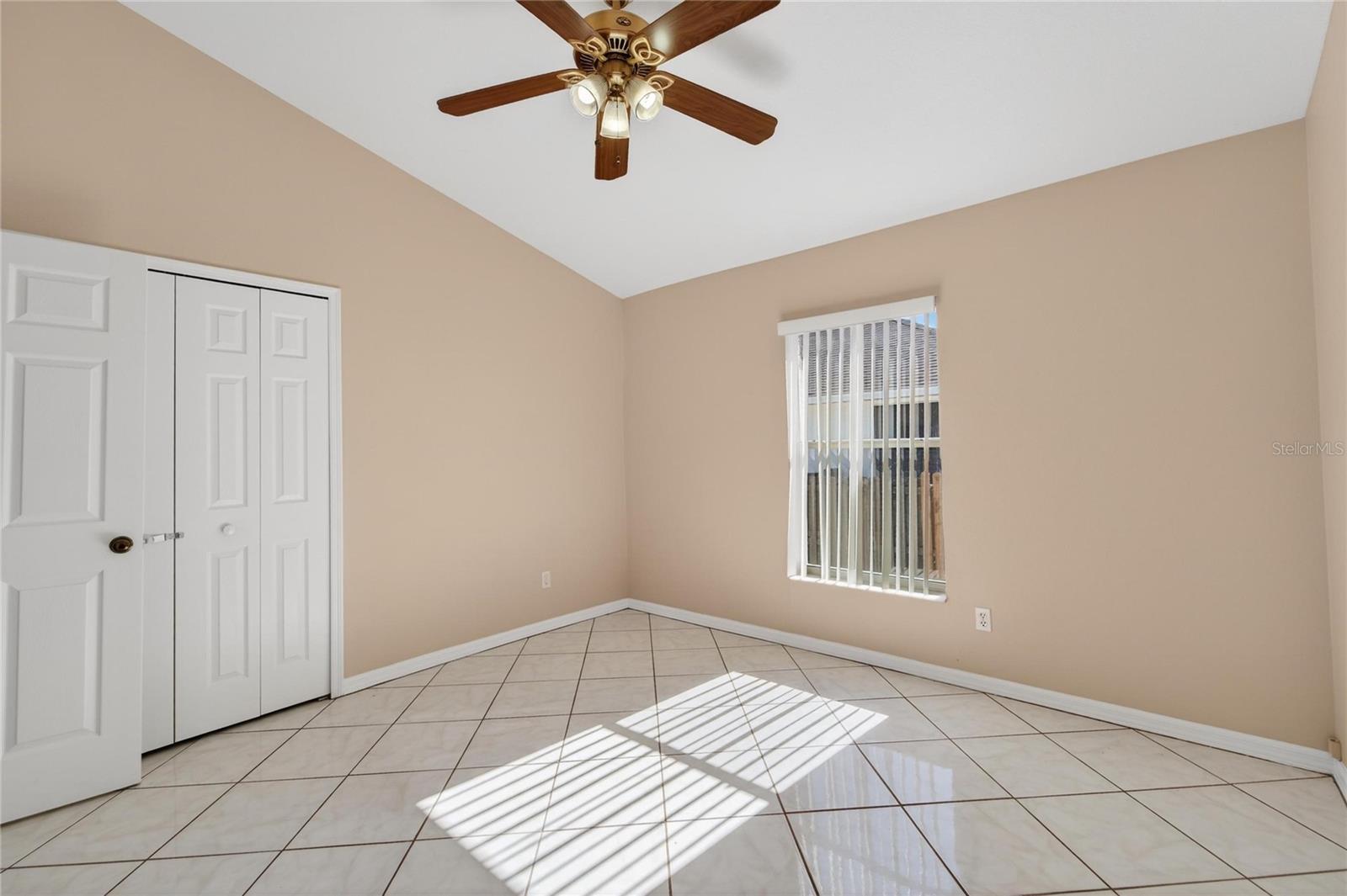 Image 48 of 73 For 4517 Oak River Circle