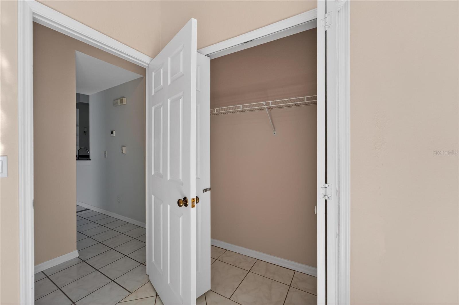 Image 49 of 73 For 4517 Oak River Circle