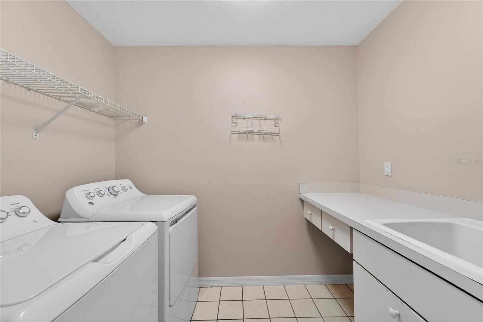 Image 50 of 73 For 4517 Oak River Circle