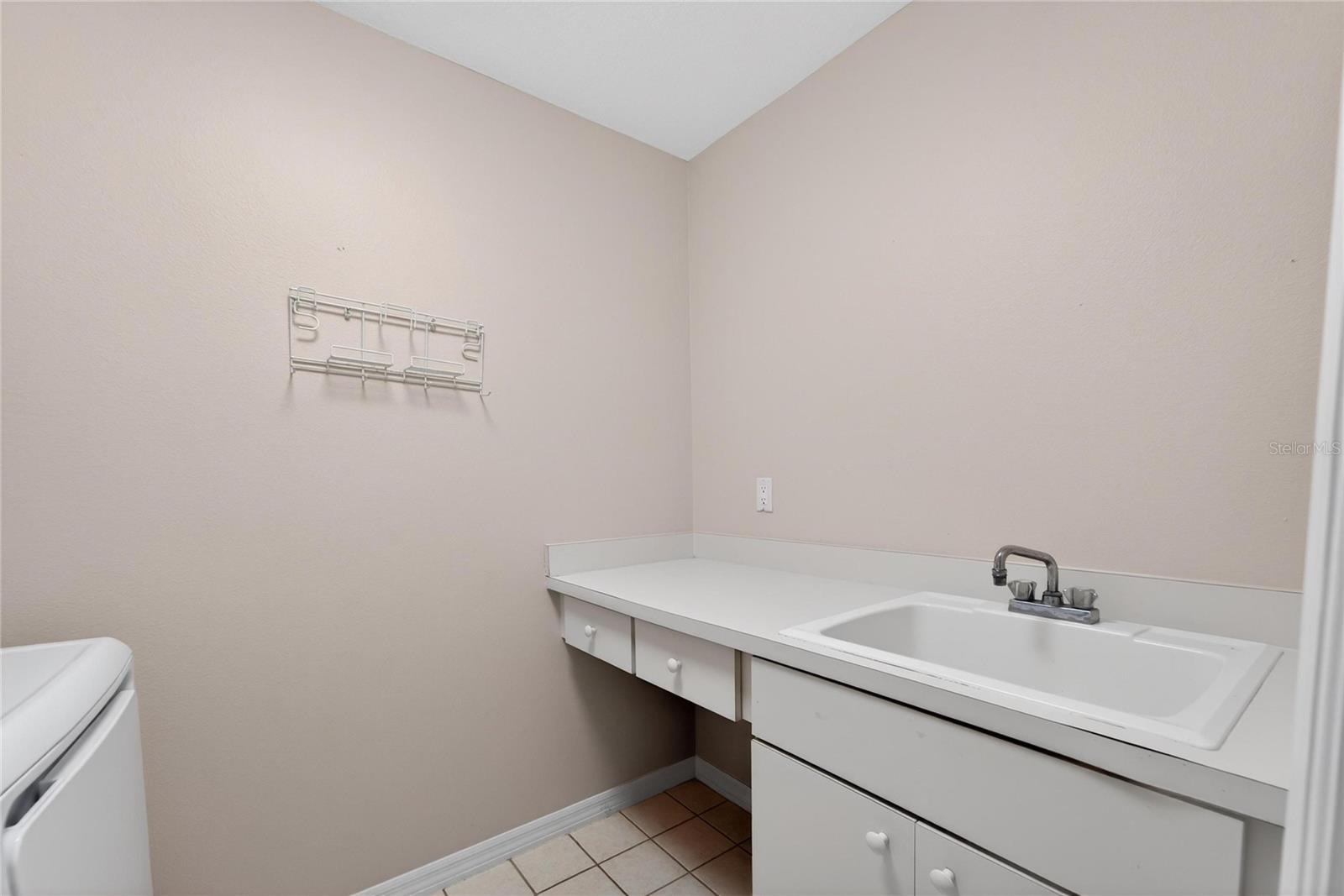 Image 51 of 73 For 4517 Oak River Circle