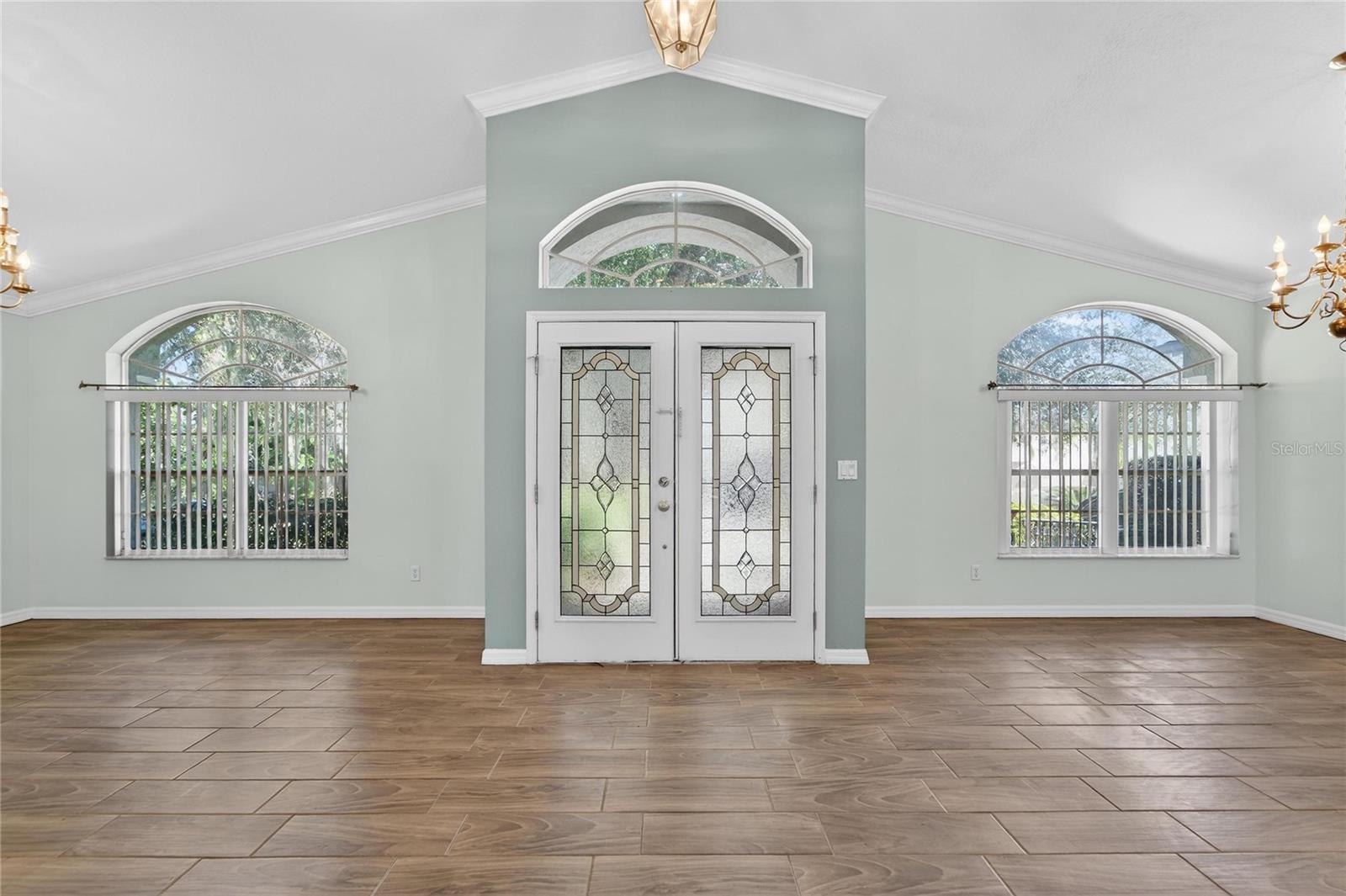 Image 9 of 73 For 4517 Oak River Circle