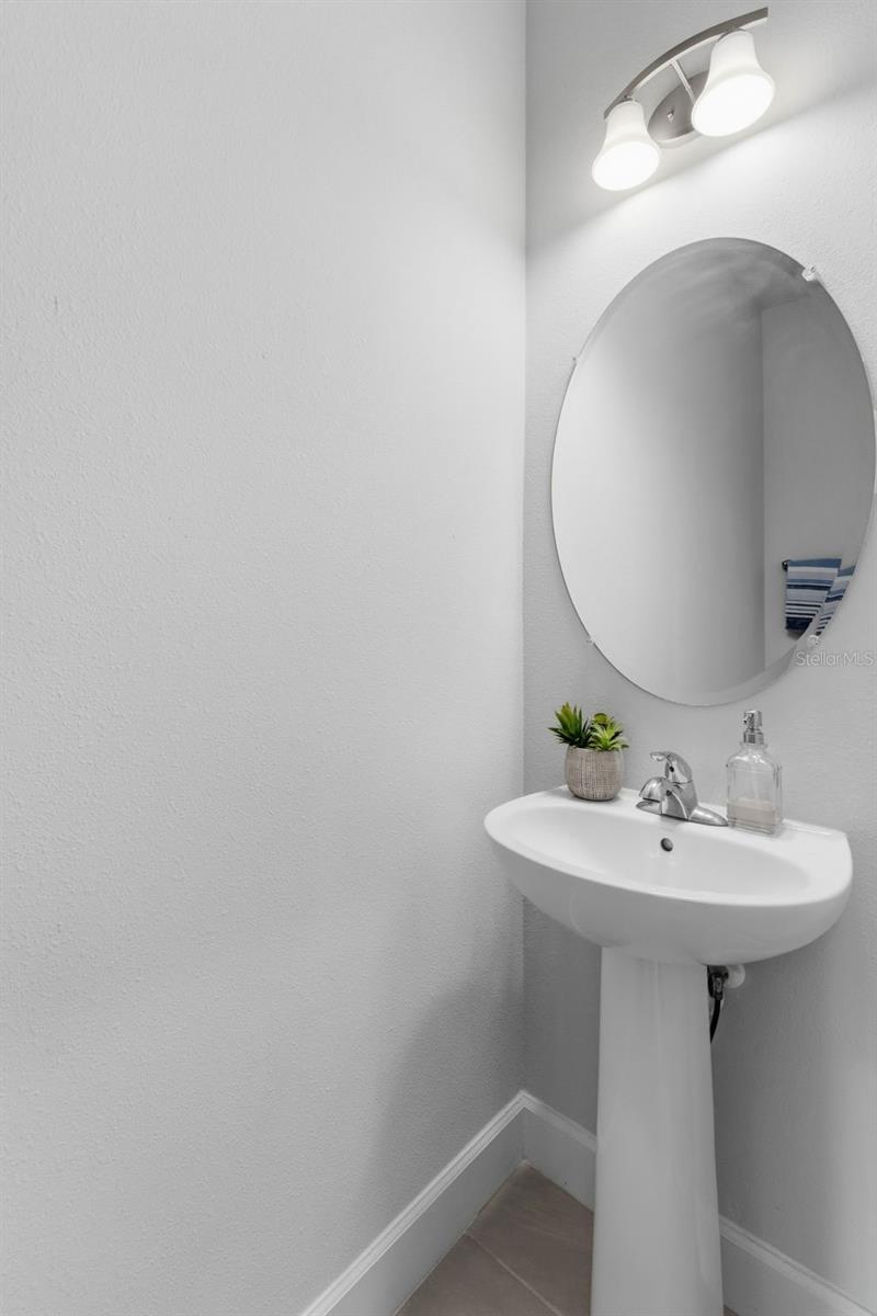 Image 12 of 31 For 14031 Crimson Avenue