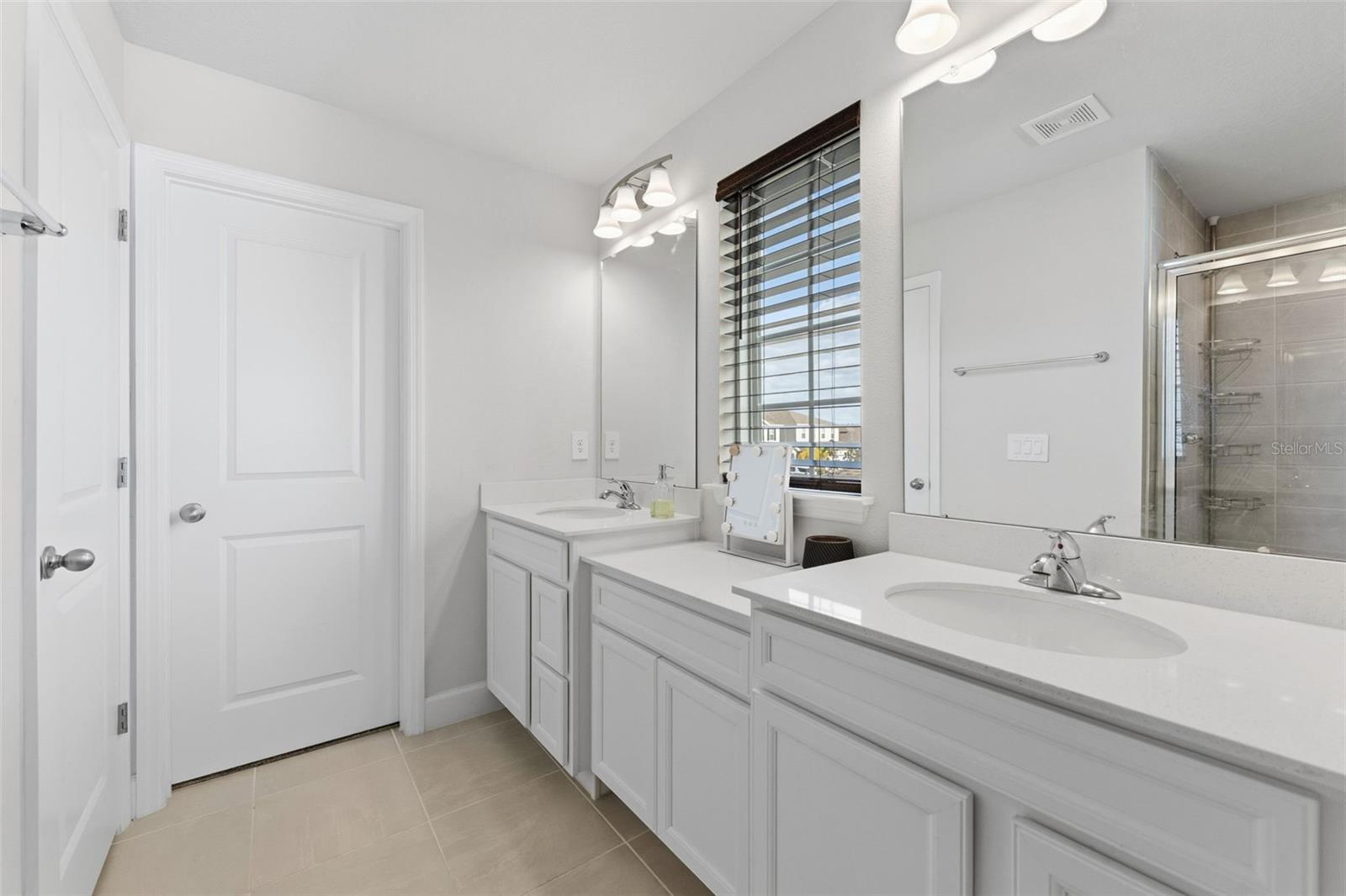 Image 17 of 31 For 14031 Crimson Avenue