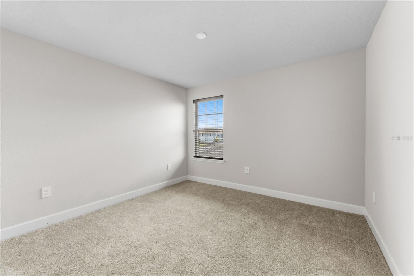 Image 21 of 31 For 14031 Crimson Avenue