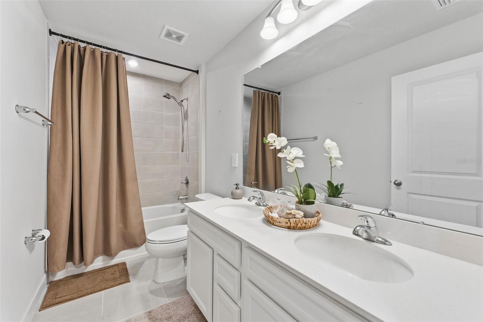 Image 23 of 31 For 14031 Crimson Avenue