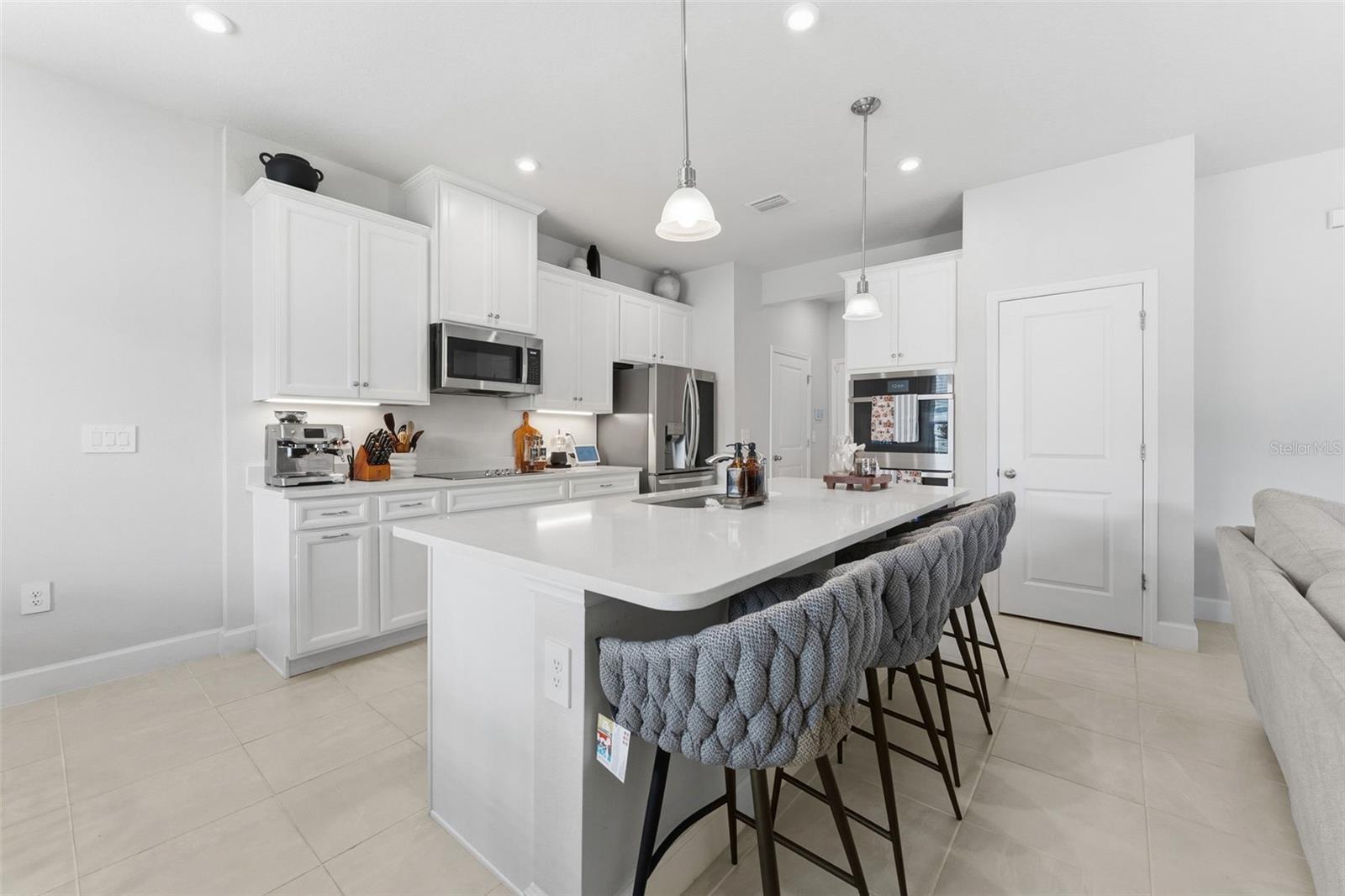 Image 9 of 31 For 14031 Crimson Avenue