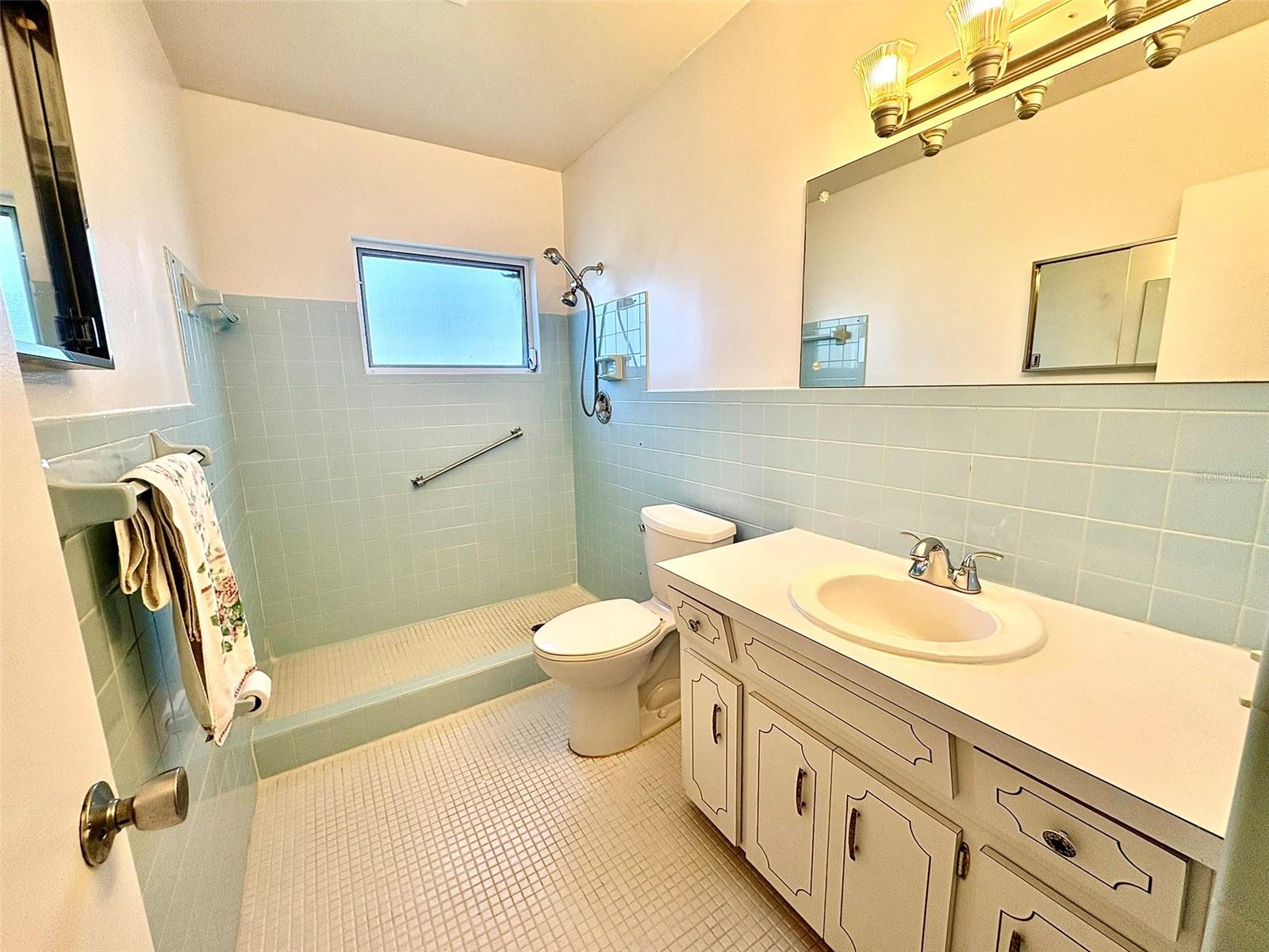 Image 16 of 45 For 2040 World Parkway Boulevard 58