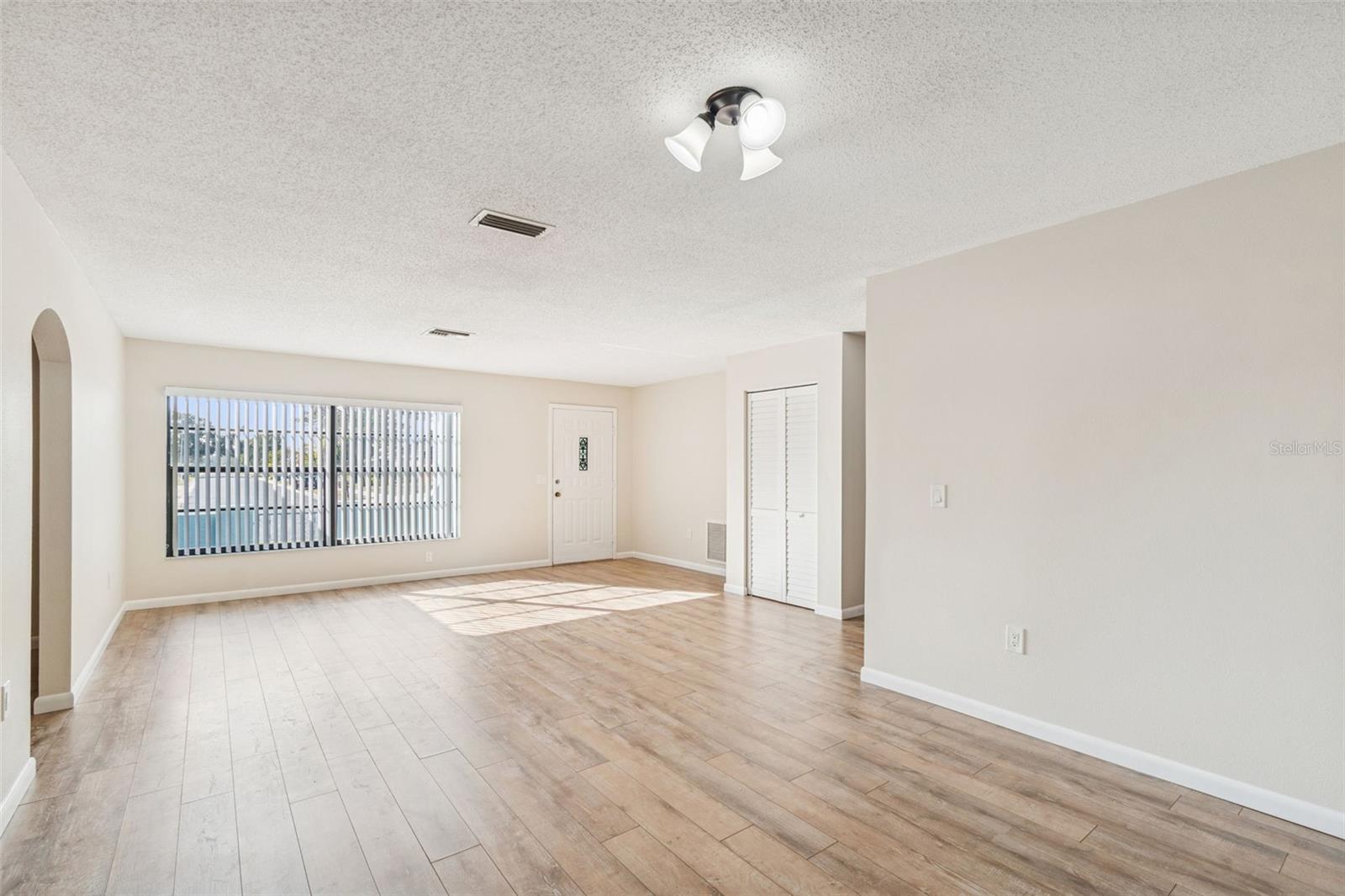 Image 11 of 55 For 2907 Narcissus Drive