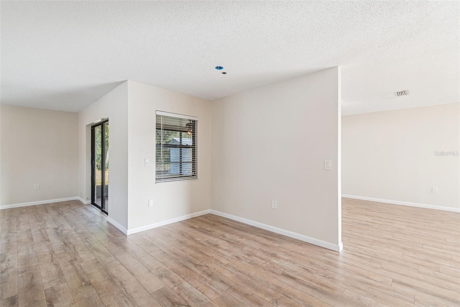 Image 13 of 55 For 2907 Narcissus Drive