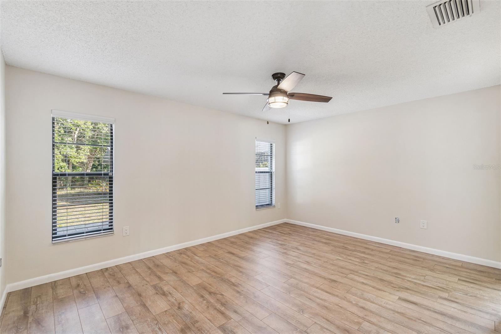 Image 27 of 55 For 2907 Narcissus Drive