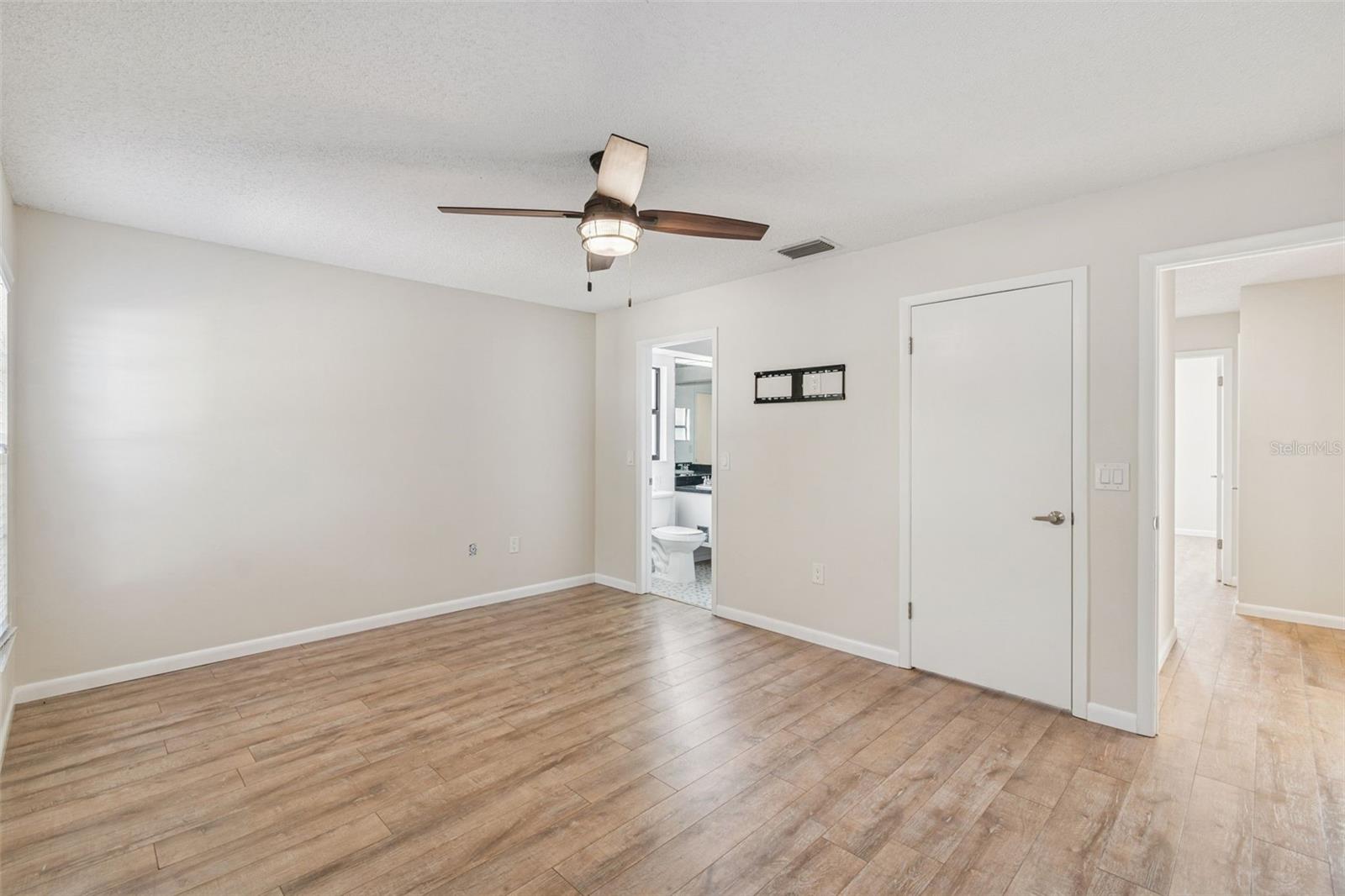 Image 28 of 55 For 2907 Narcissus Drive