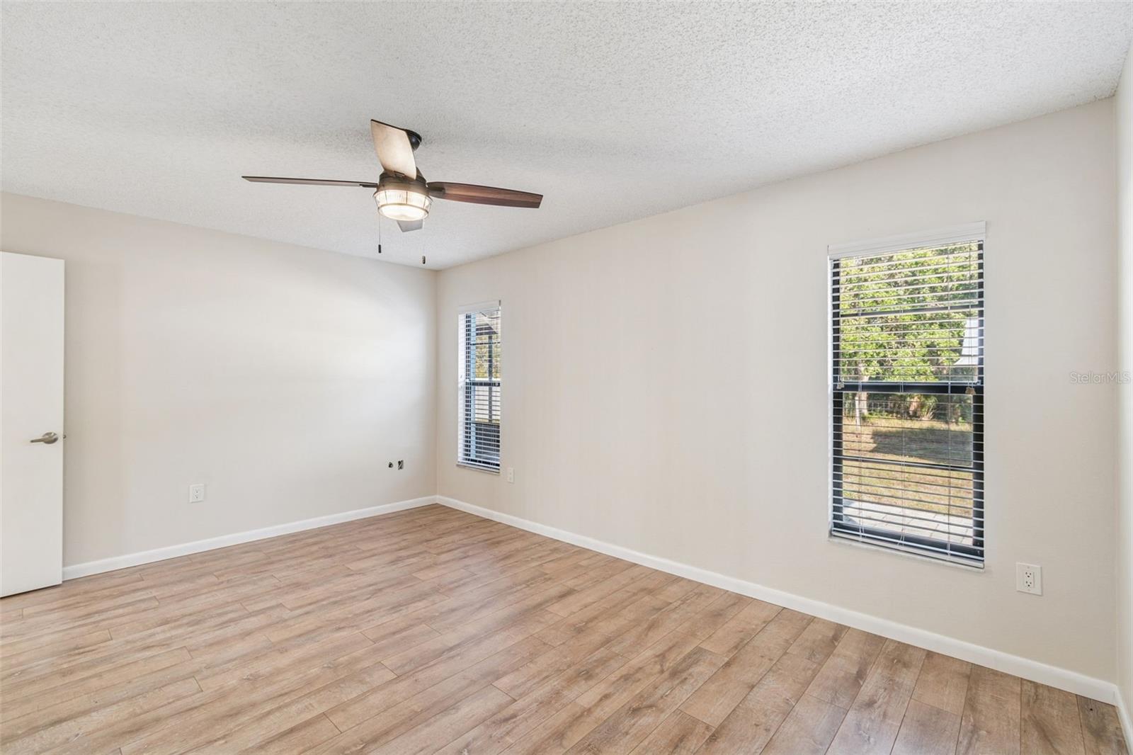 Image 30 of 55 For 2907 Narcissus Drive