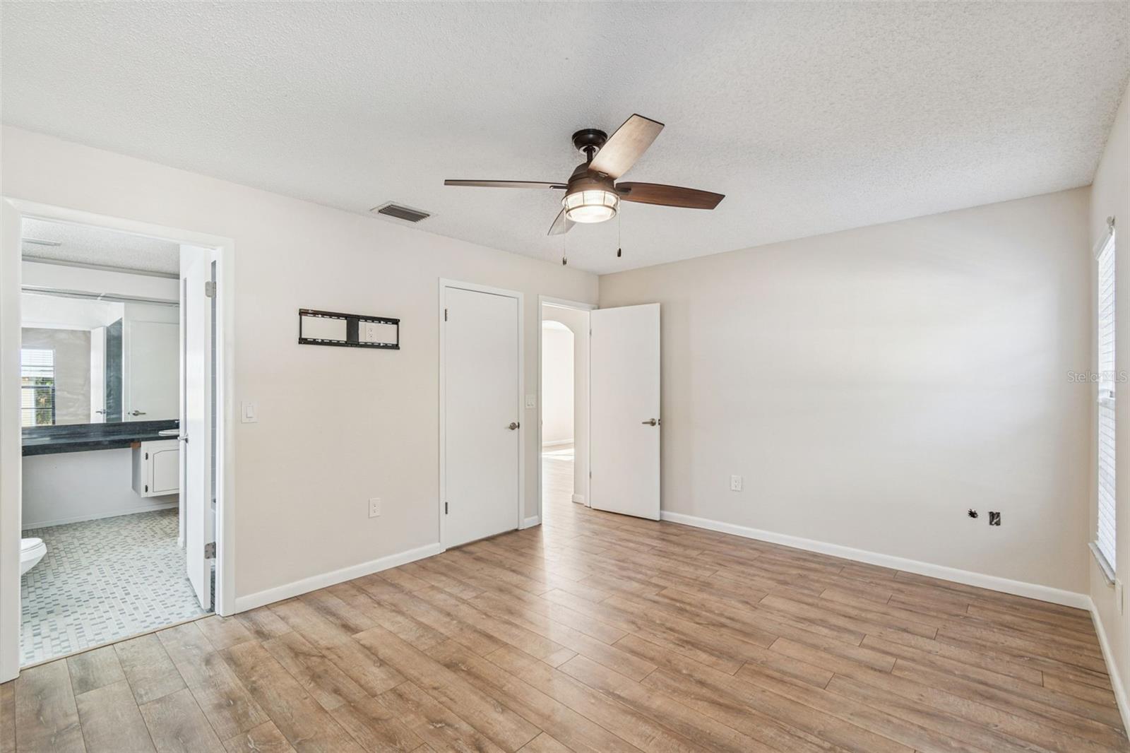 Image 31 of 55 For 2907 Narcissus Drive