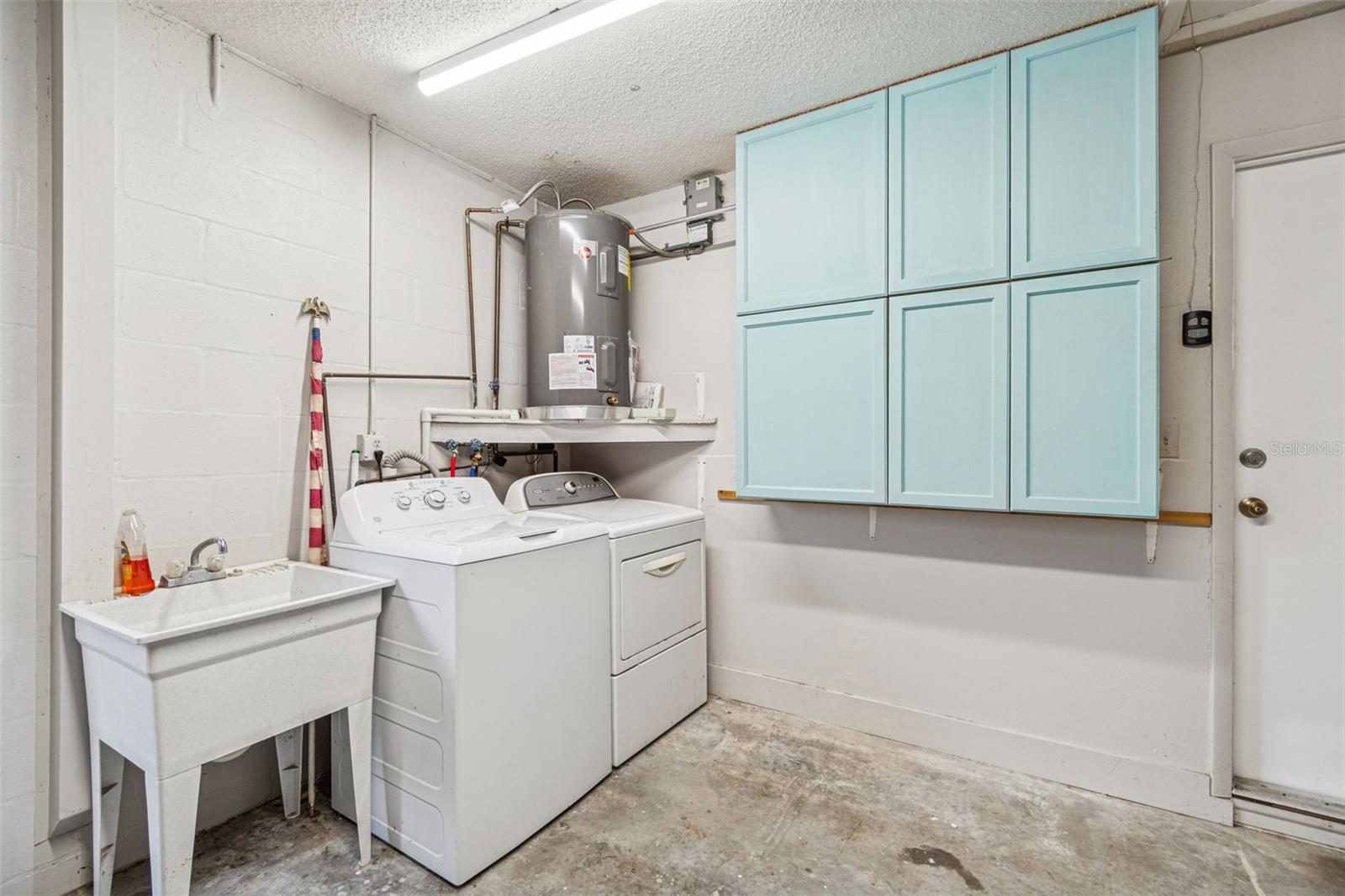 Image 43 of 55 For 2907 Narcissus Drive