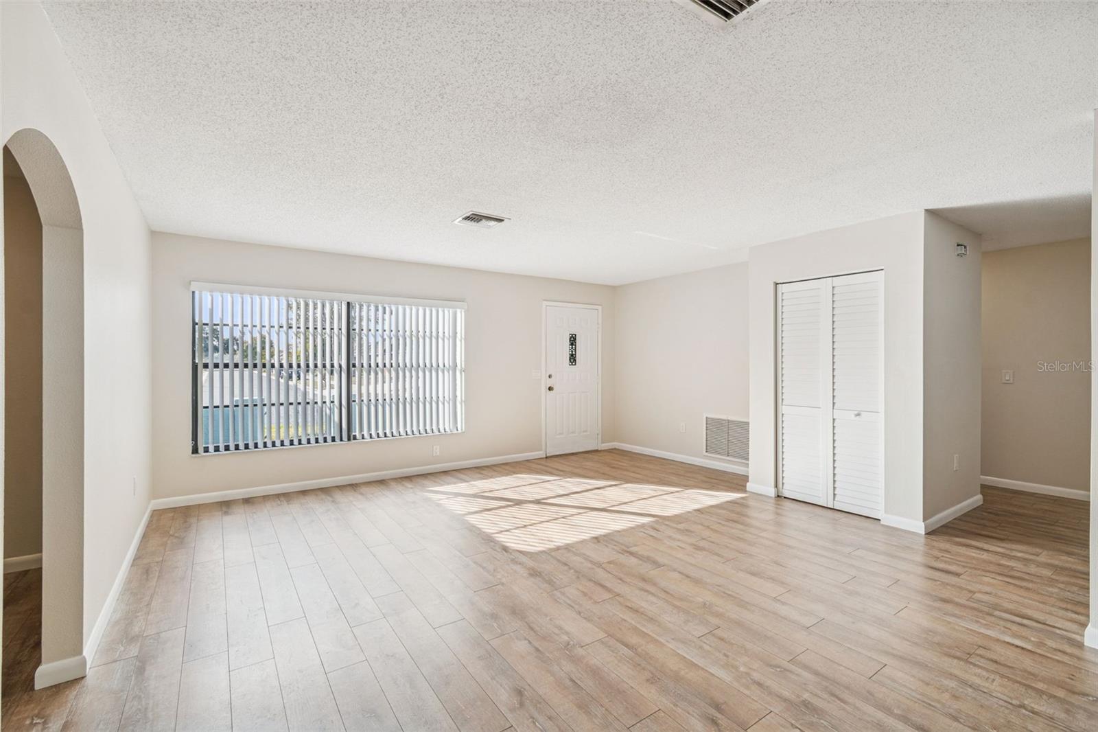 Image 7 of 55 For 2907 Narcissus Drive