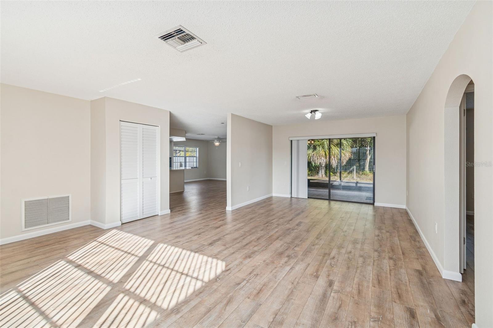 Image 8 of 55 For 2907 Narcissus Drive