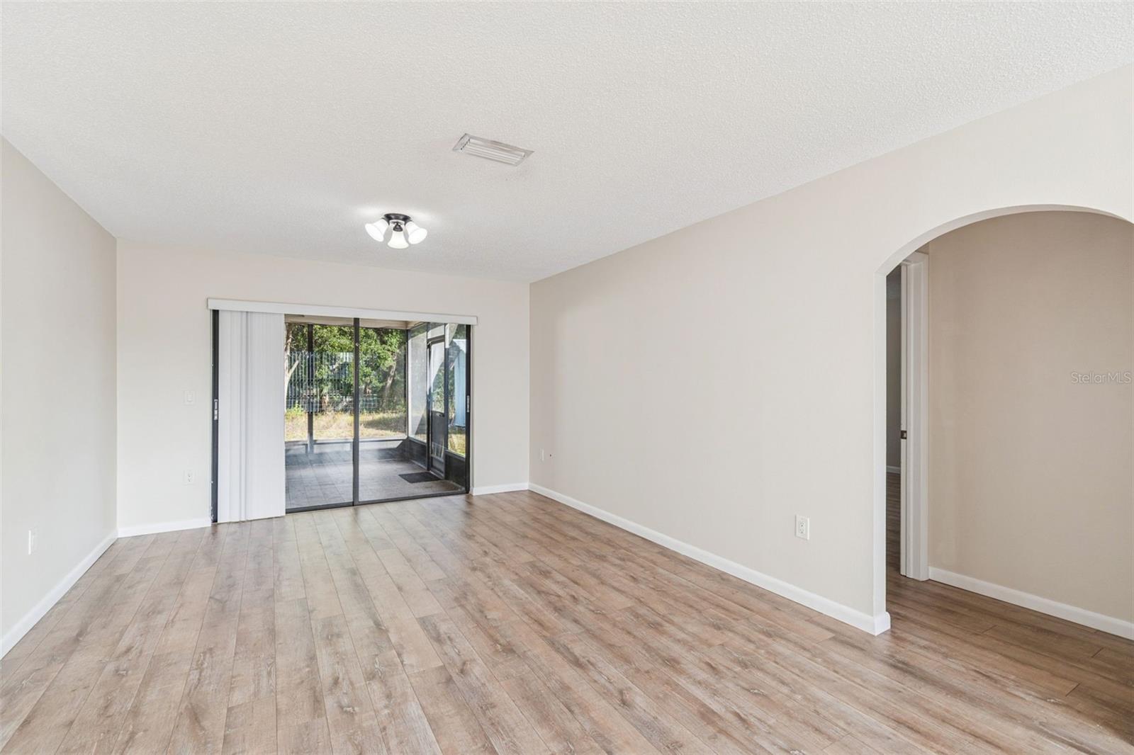 Image 9 of 55 For 2907 Narcissus Drive