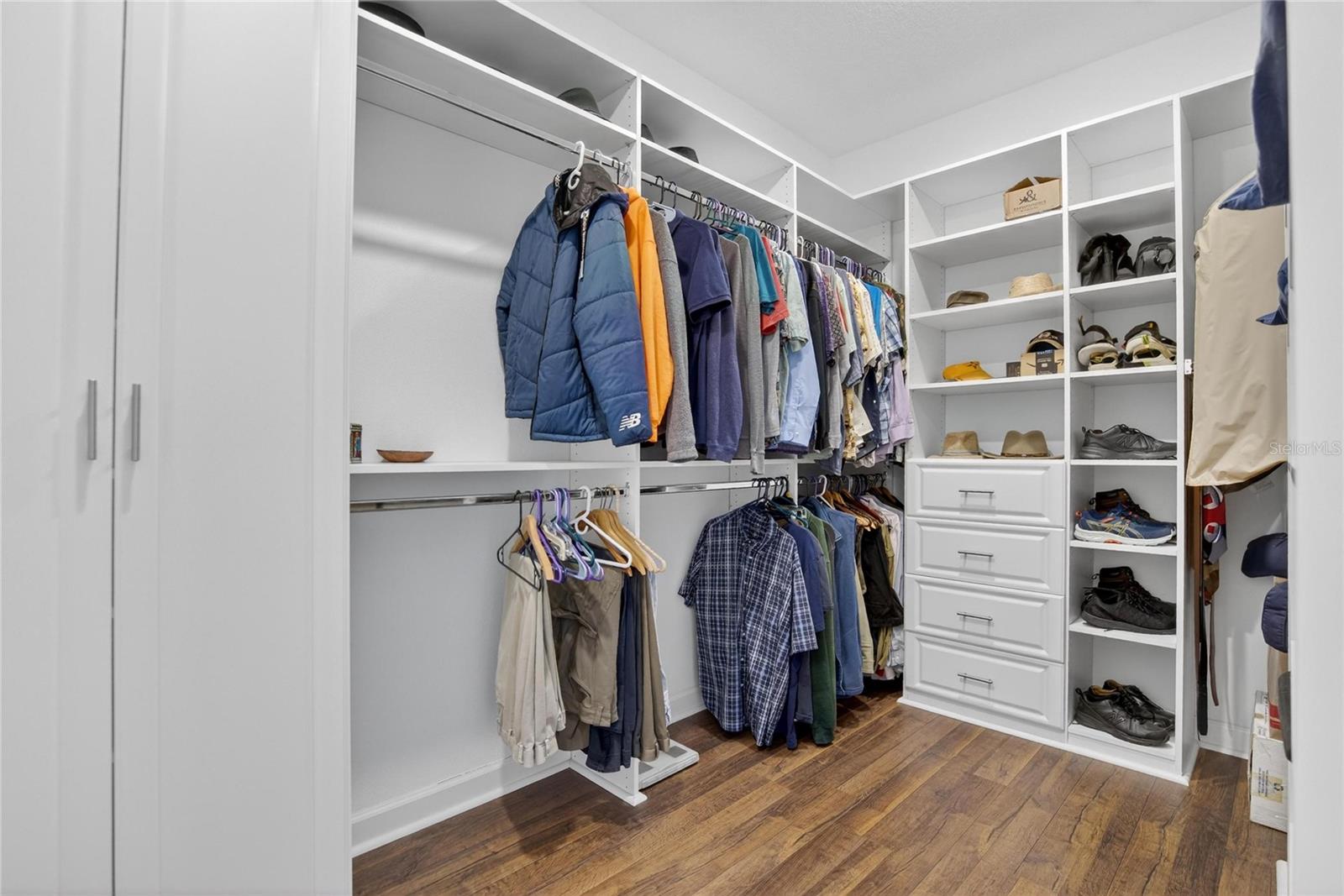 Image 27 of 66 For 16912 Anchor Root Street