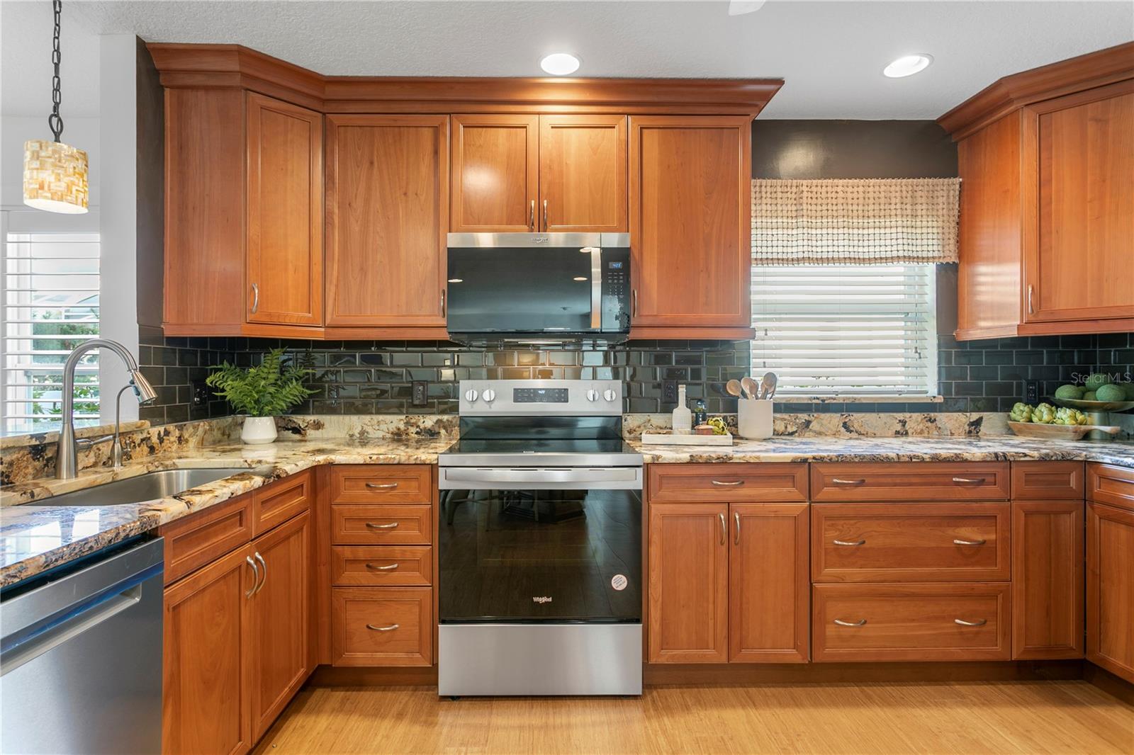 Image 16 of 47 For 253 Hermosita Drive