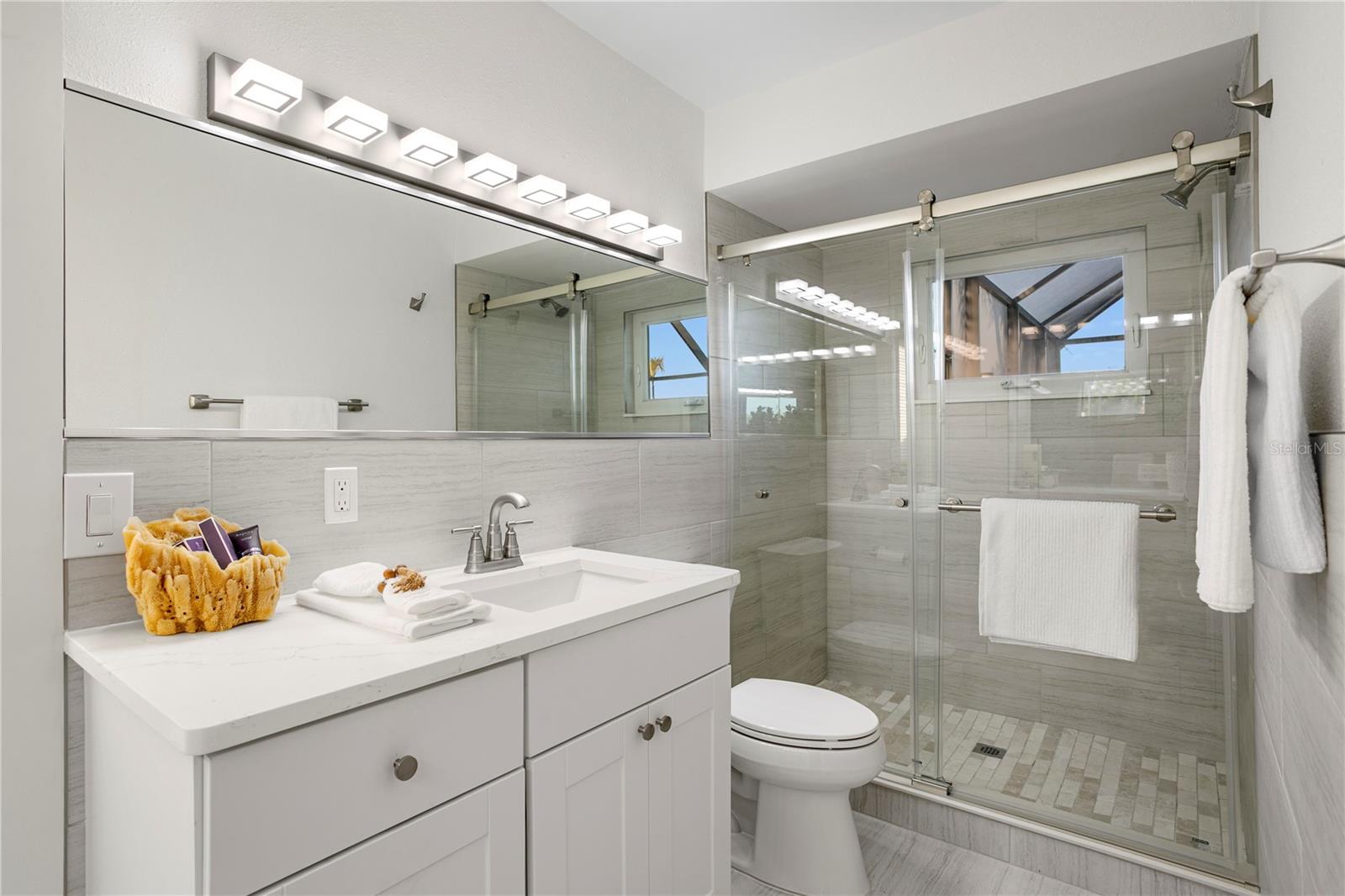 Image 21 of 47 For 253 Hermosita Drive