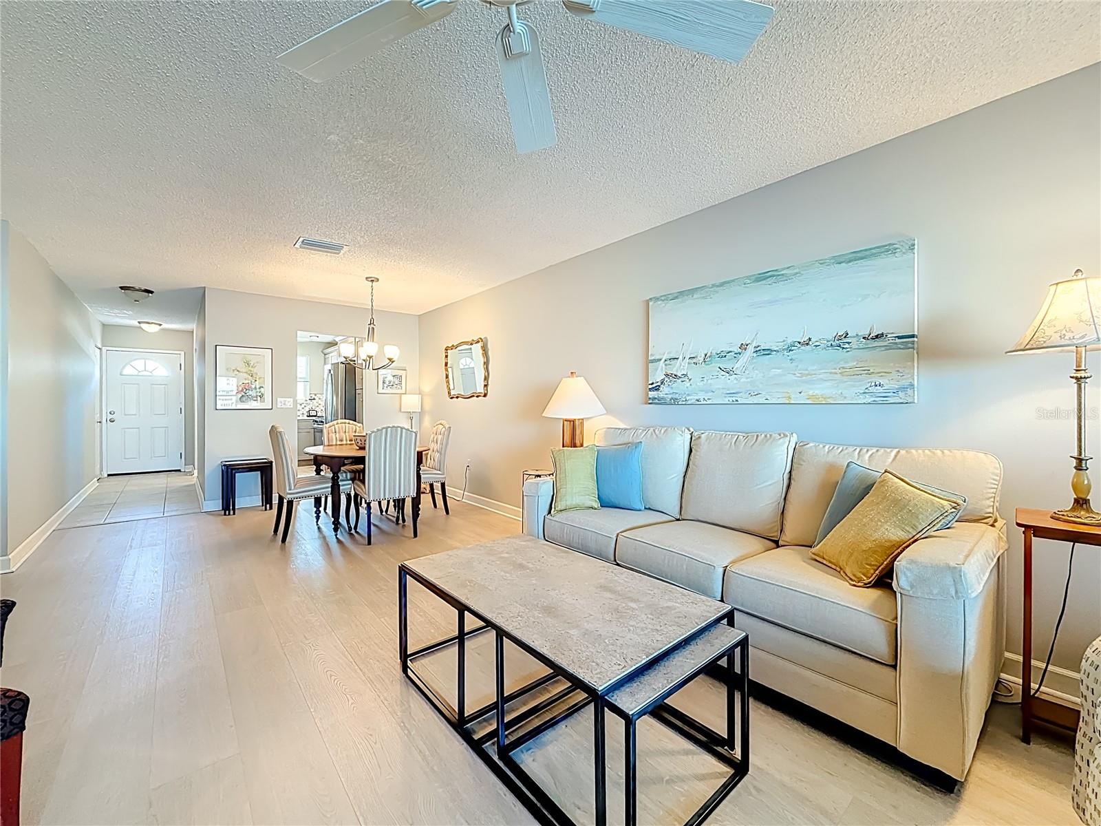 Listing photo id 16 for 5925 Shore Boulevard S 203