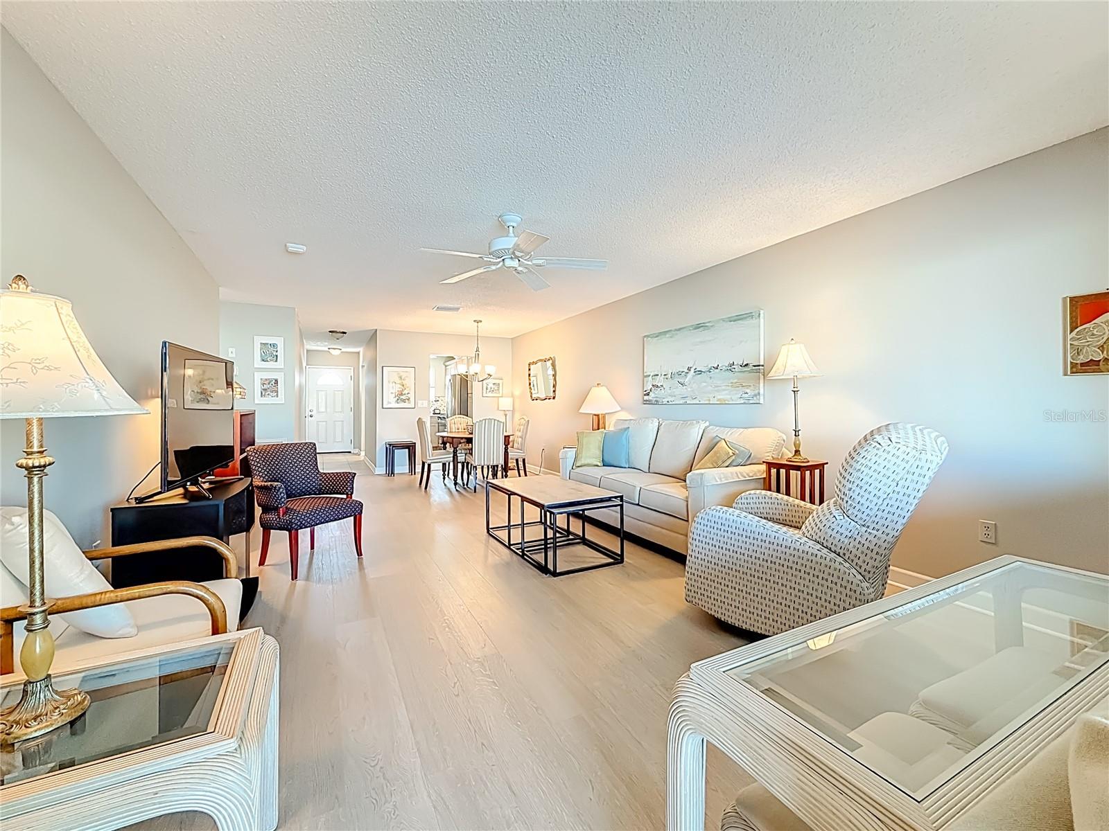 Listing photo id 17 for 5925 Shore Boulevard S 203