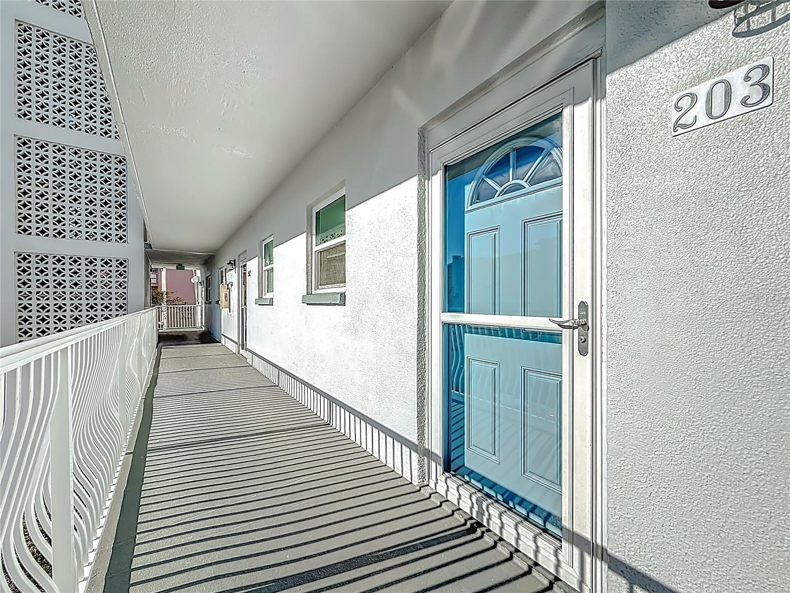 Listing photo id 0 for 5925 Shore Boulevard S 203