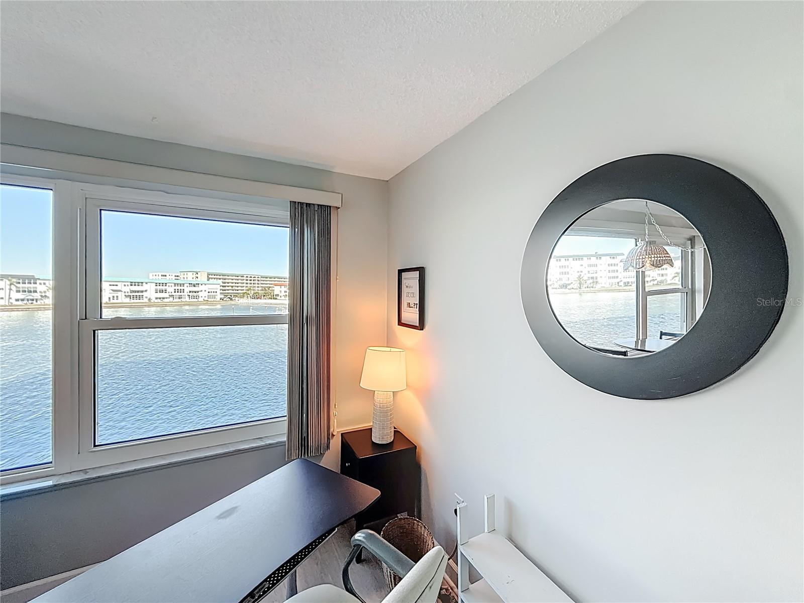 Listing photo id 23 for 5925 Shore Boulevard S 203