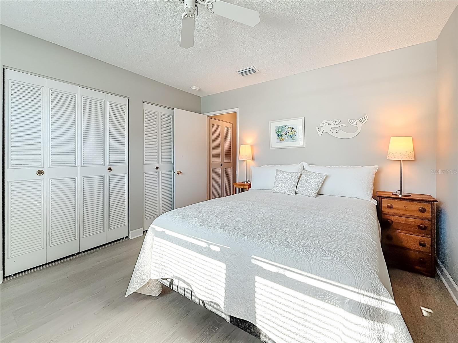 Listing photo id 34 for 5925 Shore Boulevard S 203