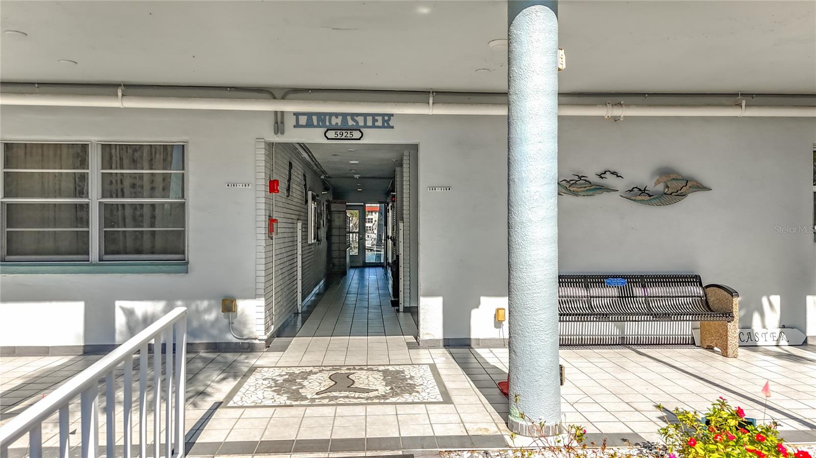 Listing photo id 38 for 5925 Shore Boulevard S 203