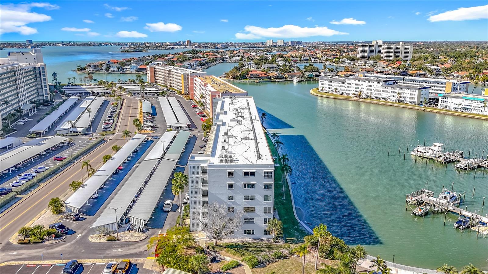 Listing photo id 43 for 5925 Shore Boulevard S 203