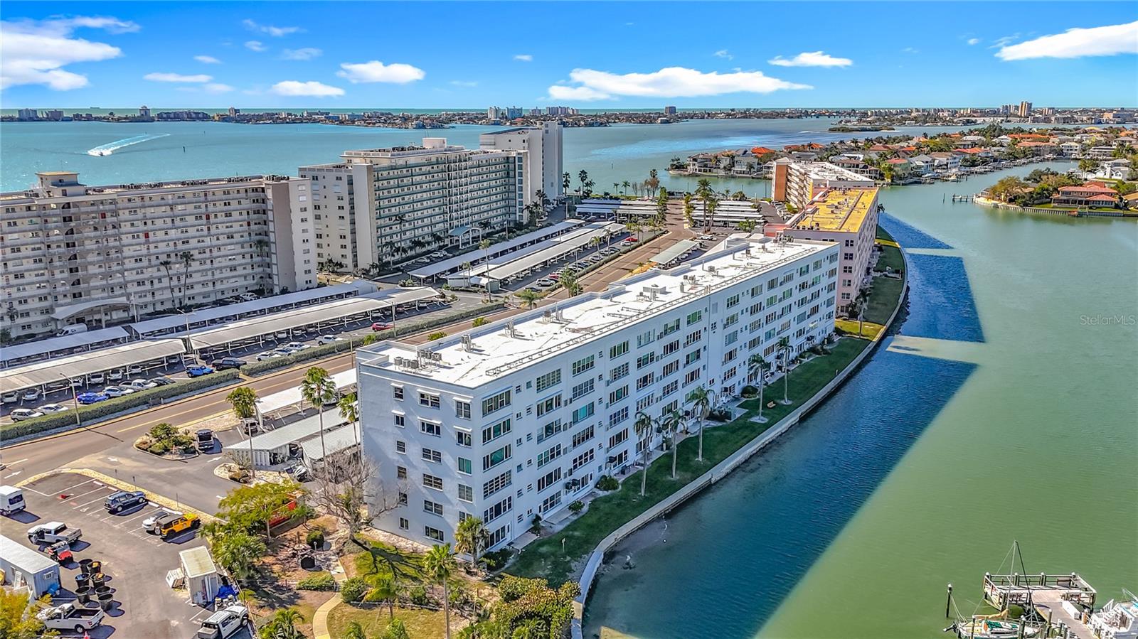 Listing photo id 44 for 5925 Shore Boulevard S 203