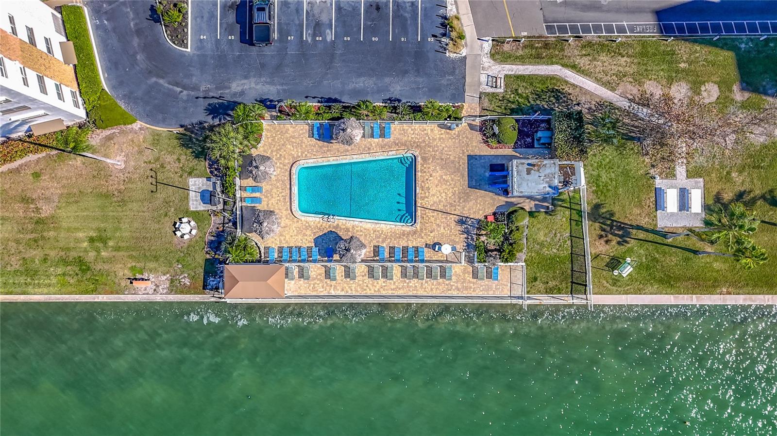 Listing photo id 58 for 5925 Shore Boulevard S 203