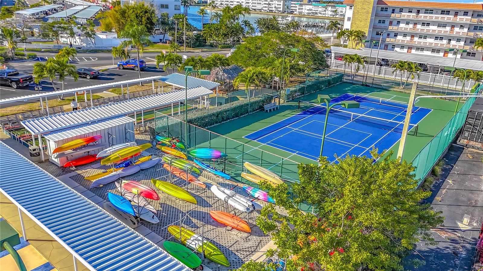 Listing photo id 63 for 5925 Shore Boulevard S 203