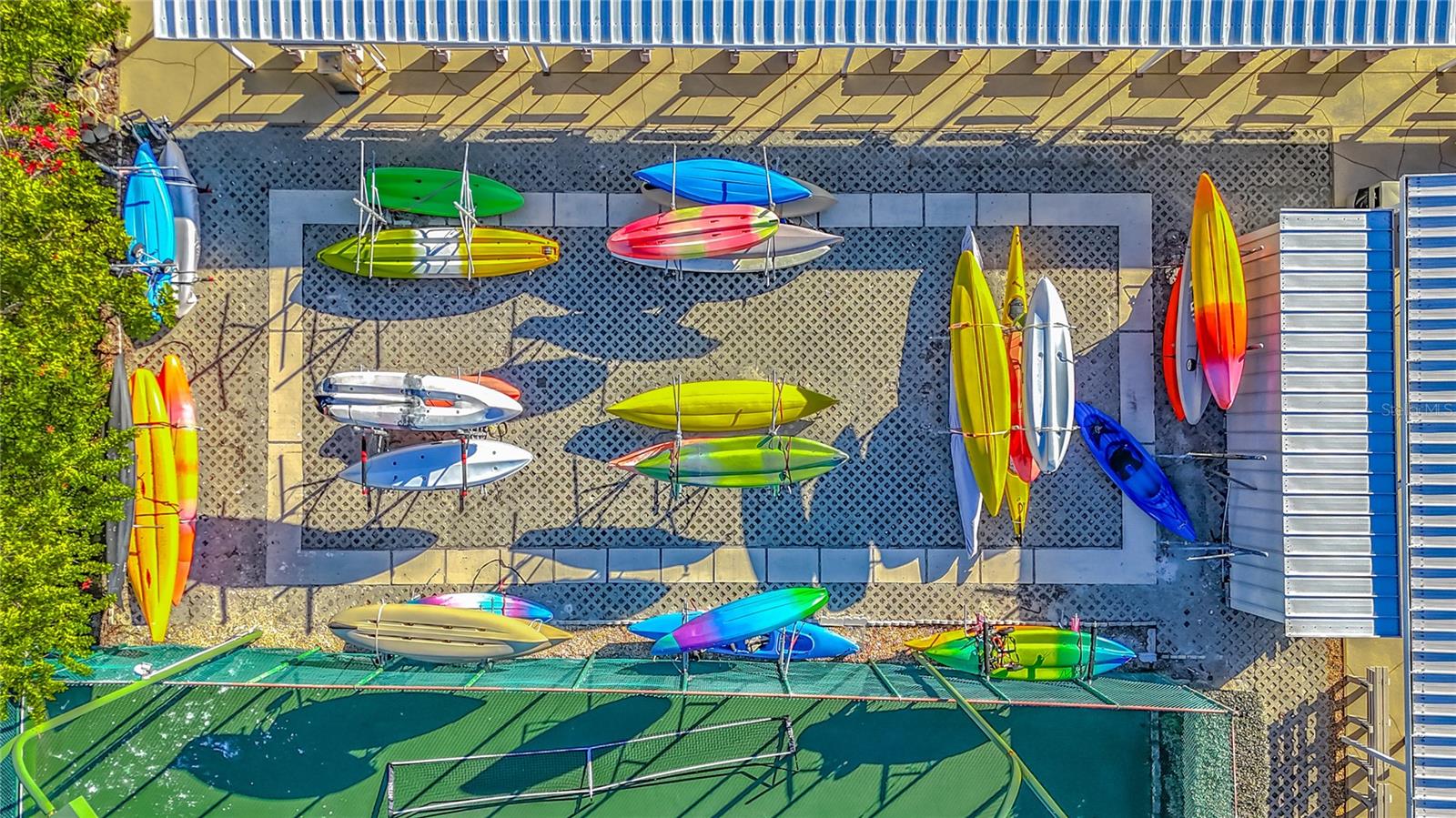 Listing photo id 68 for 5925 Shore Boulevard S 203