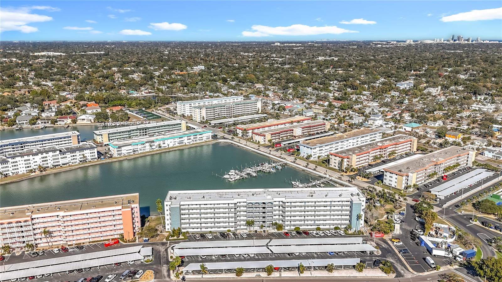 Listing photo id 73 for 5925 Shore Boulevard S 203