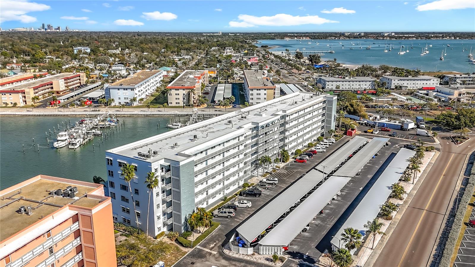 Listing photo id 75 for 5925 Shore Boulevard S 203