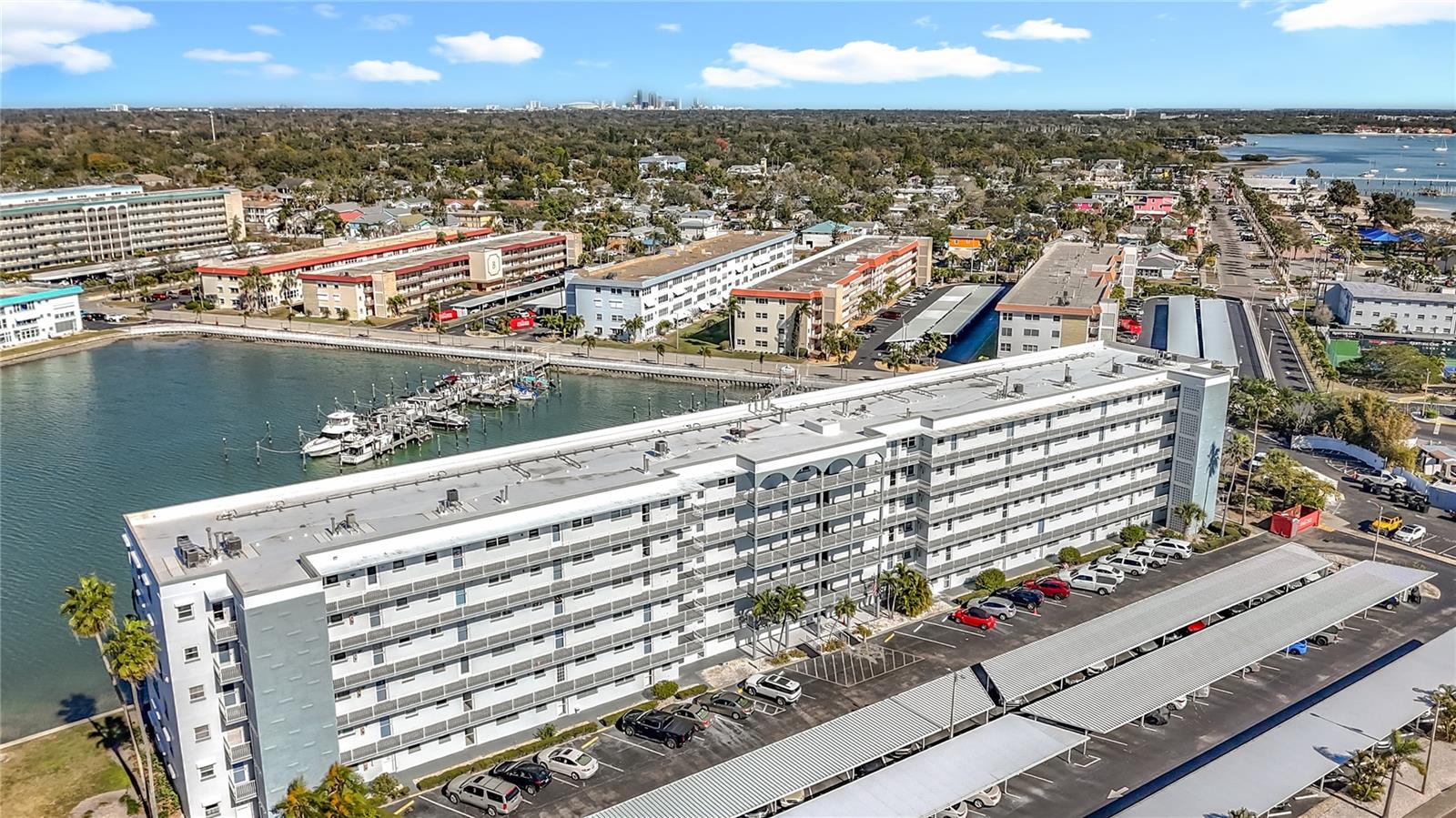 Listing photo id 76 for 5925 Shore Boulevard S 203