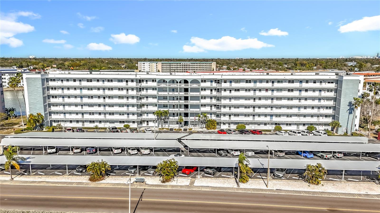 Listing photo id 80 for 5925 Shore Boulevard S 203