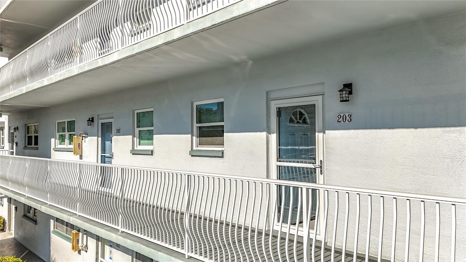 Listing photo id 84 for 5925 Shore Boulevard S 203