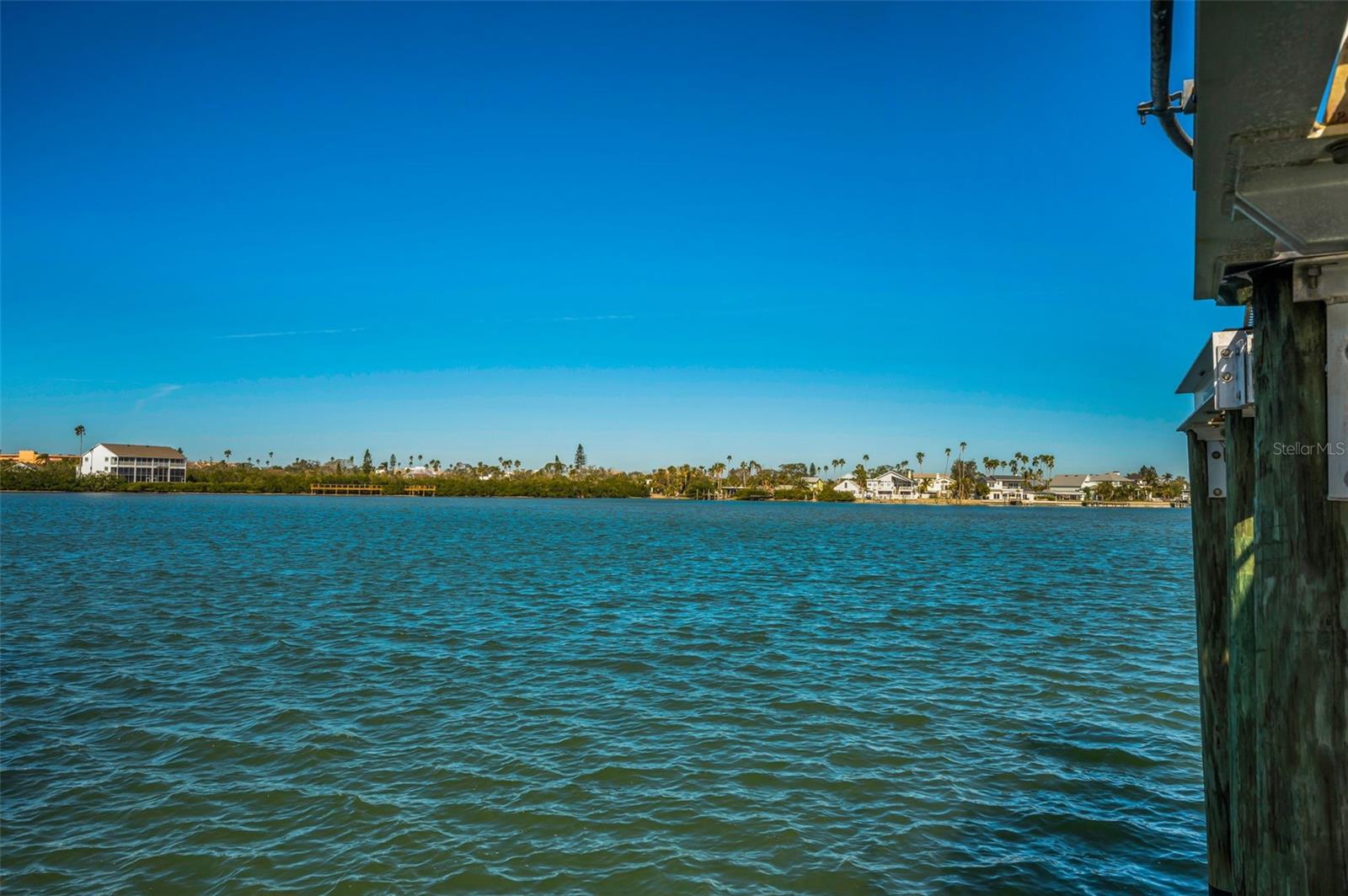 Listing photo id 19 for 366 La Hacienda Drive