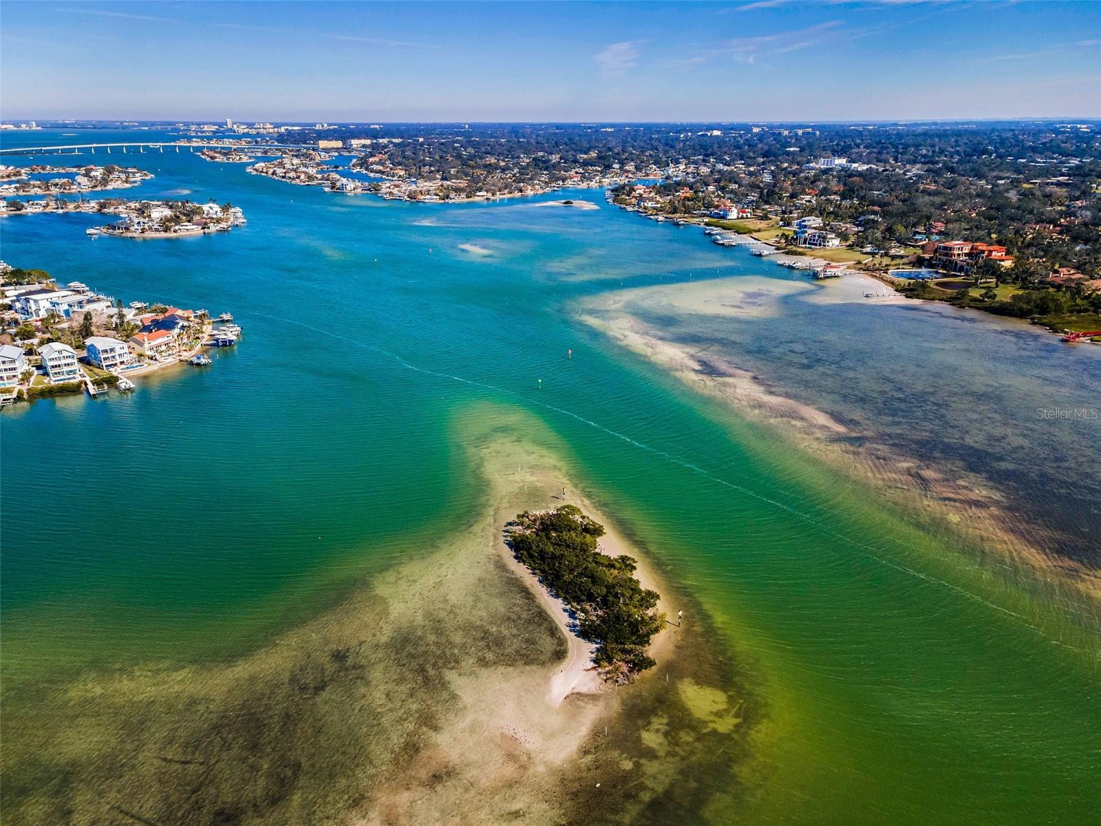 Listing photo id 20 for 366 La Hacienda Drive