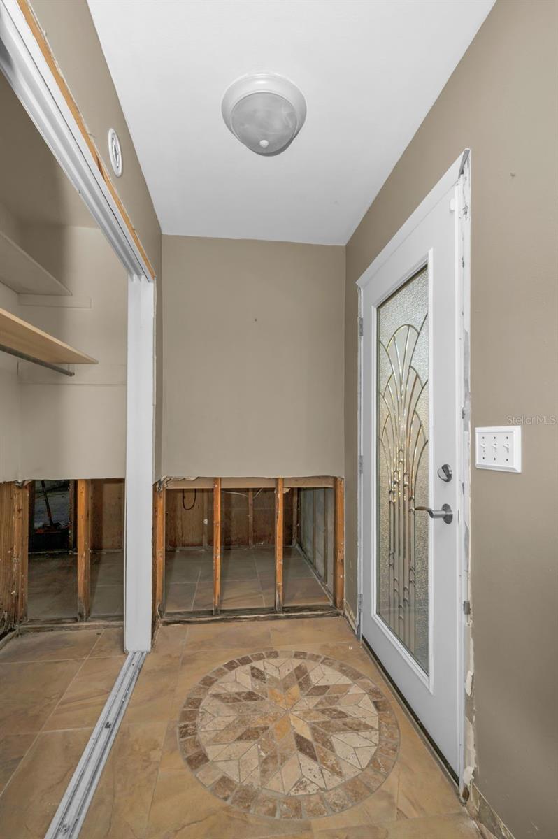 Listing photo id 31 for 366 La Hacienda Drive