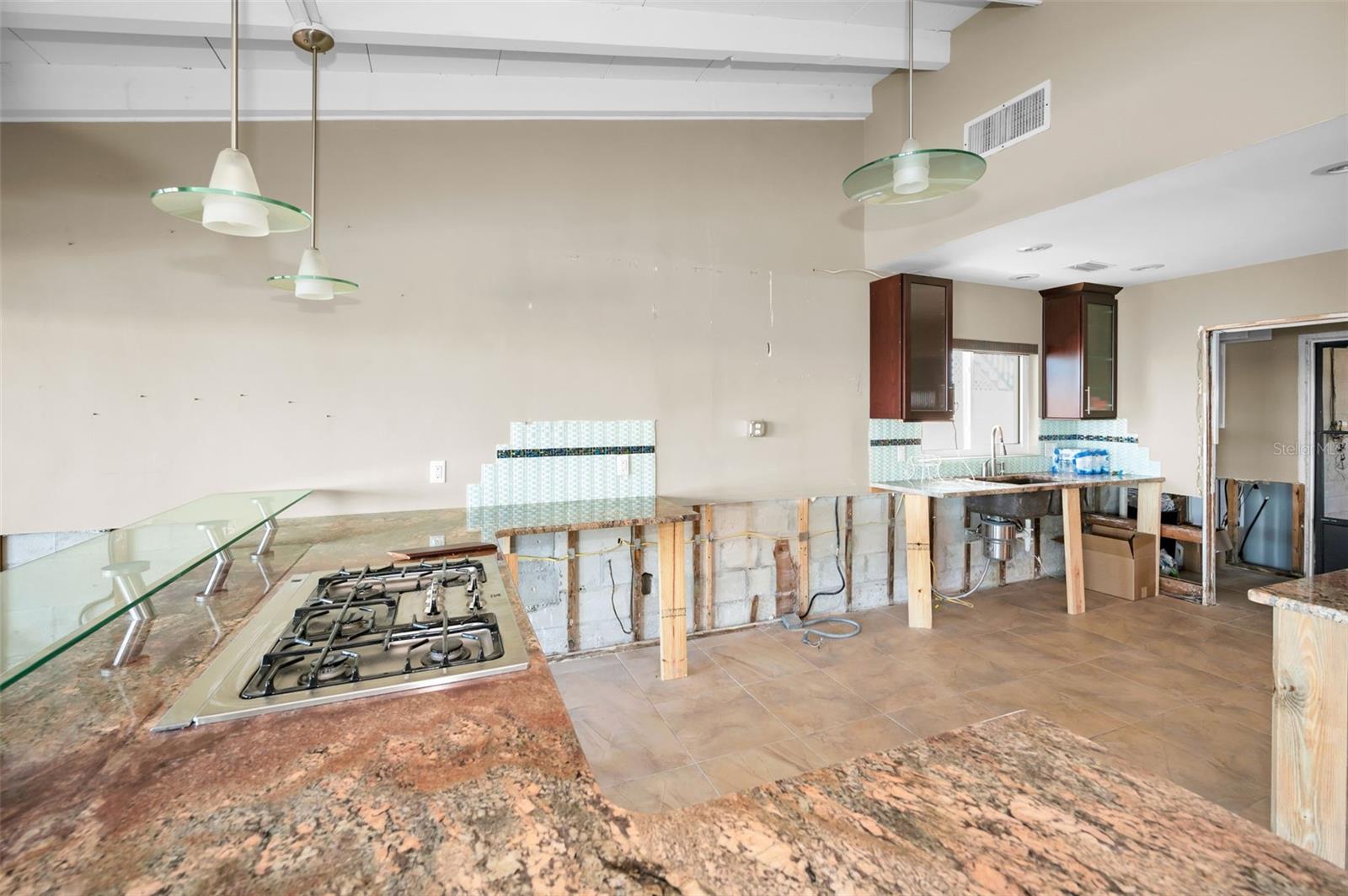 Listing photo id 38 for 366 La Hacienda Drive